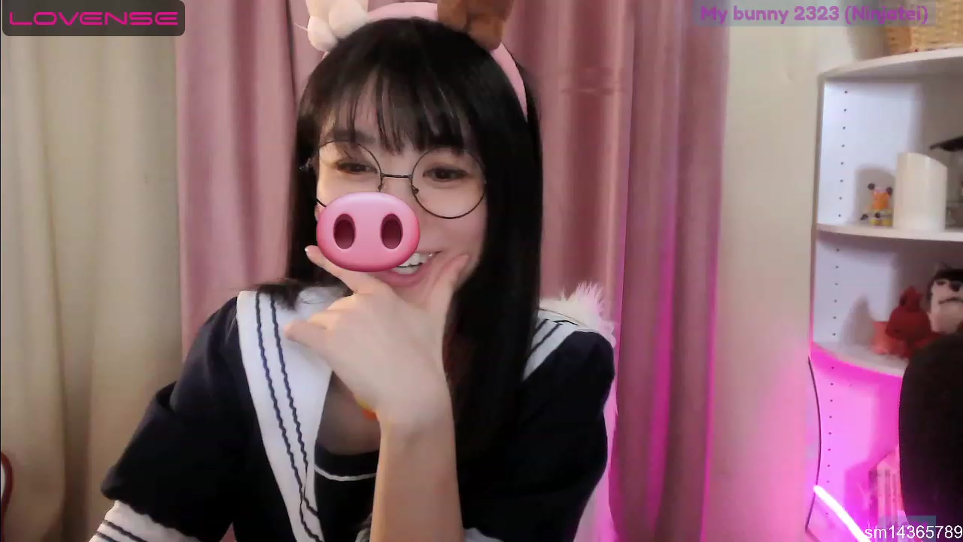 Gallery image thumbnail from fantasticpigy's myfreecams stream on, 05/28/2023, 05:54 image 19 of 20