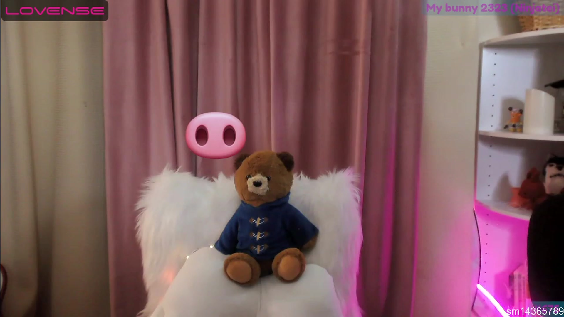 Gallery image thumbnail from fantasticpigy's myfreecams stream on, 05/28/2023, 06:46 image 10 of 20