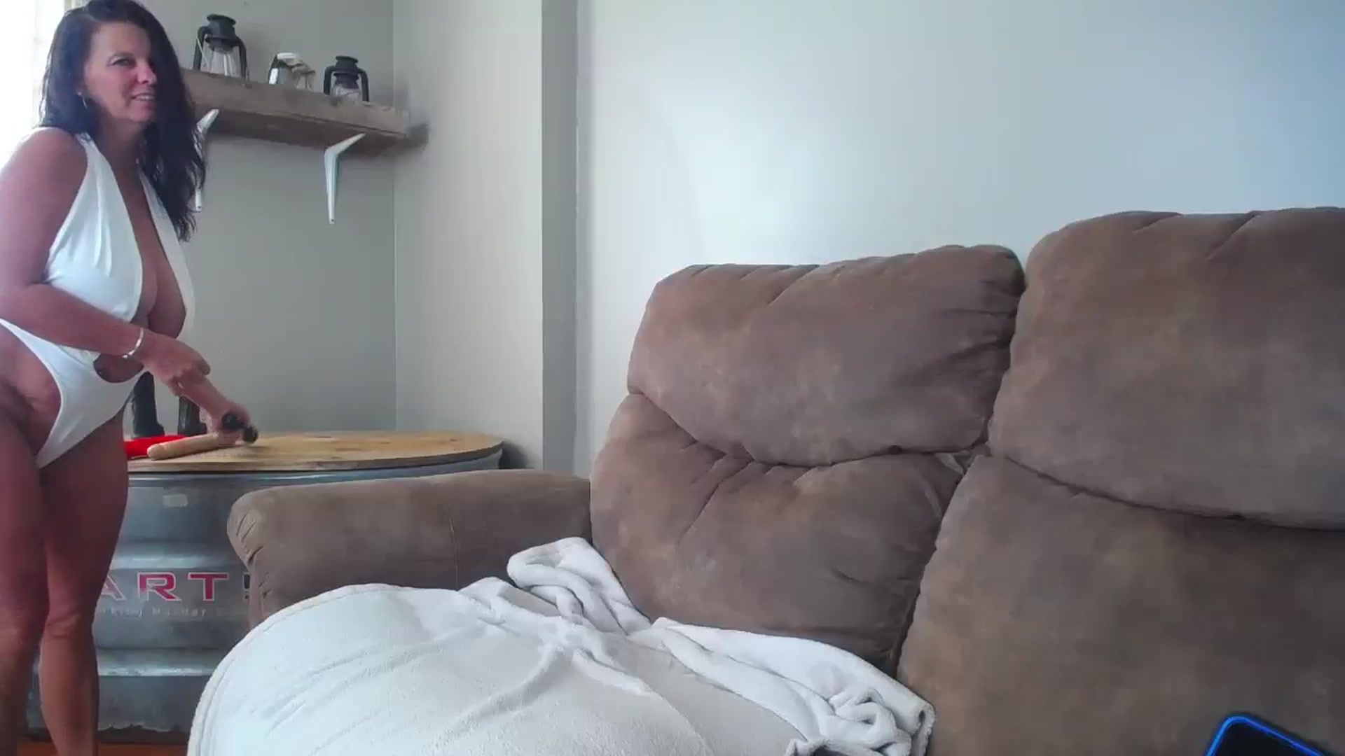 Gallery image thumbnail from farmerswife's myfreecams stream on, 07/29/2025, 14:20 image 5 of 20