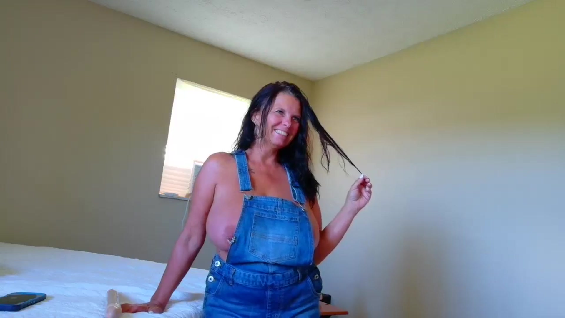 Gallery image thumbnail from farmerswife's myfreecams stream on, 09/17/2025, 16:20 image 15 of 20