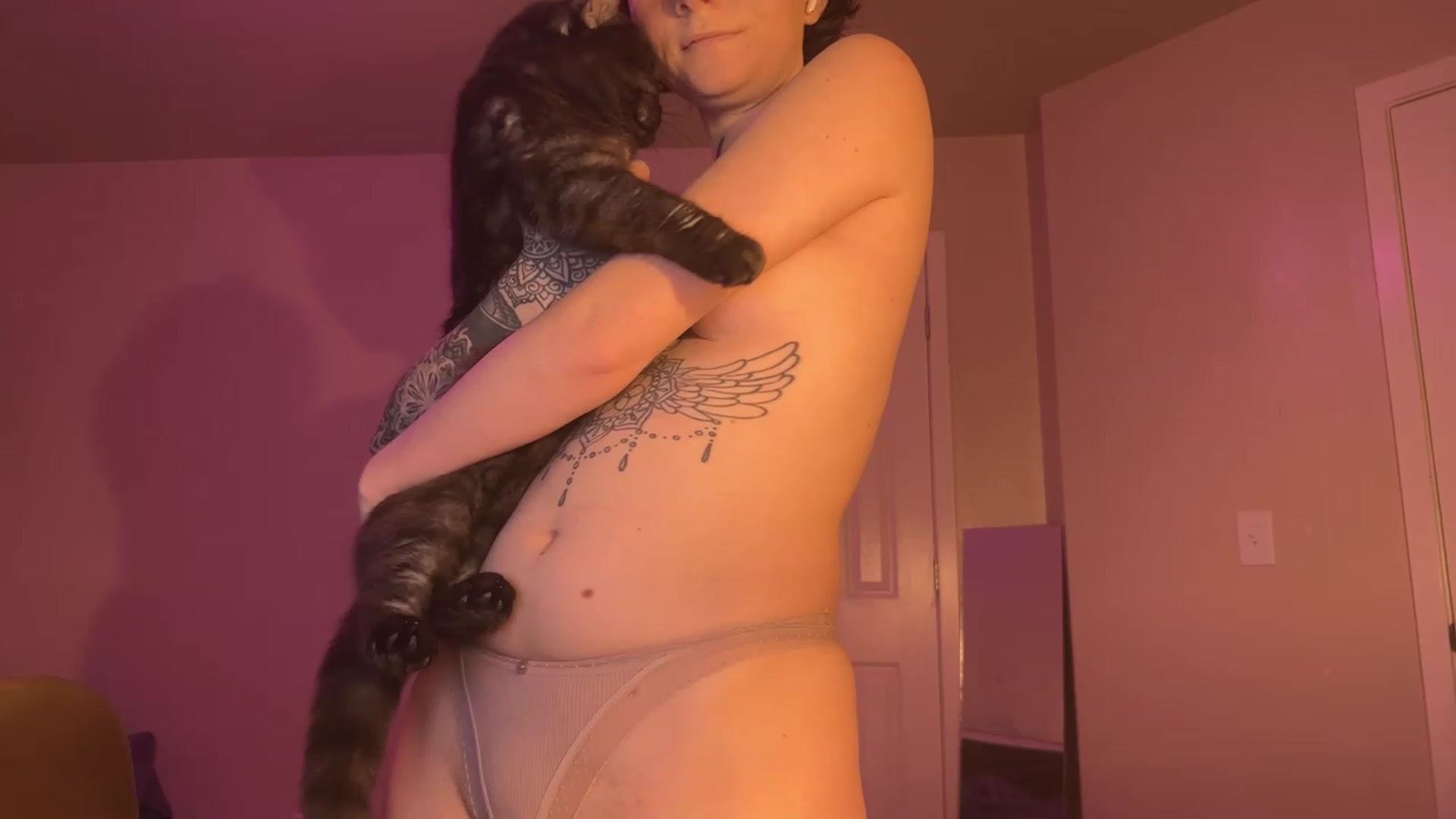 Gallery image thumbnail from farynnsucks's myfreecams stream on, 12/28/2022, 10:26 image 9 of 20