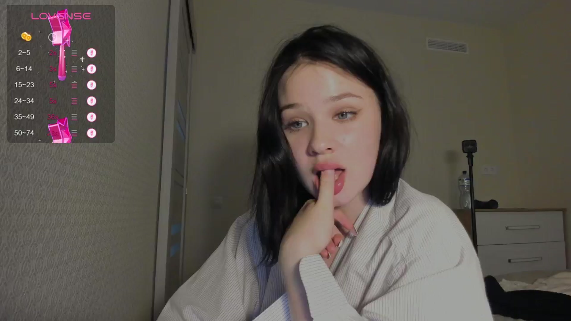 Gallery image thumbnail from favorite_lily's myfreecams stream on, 06/22/2024, 14:34 image 12 of 20