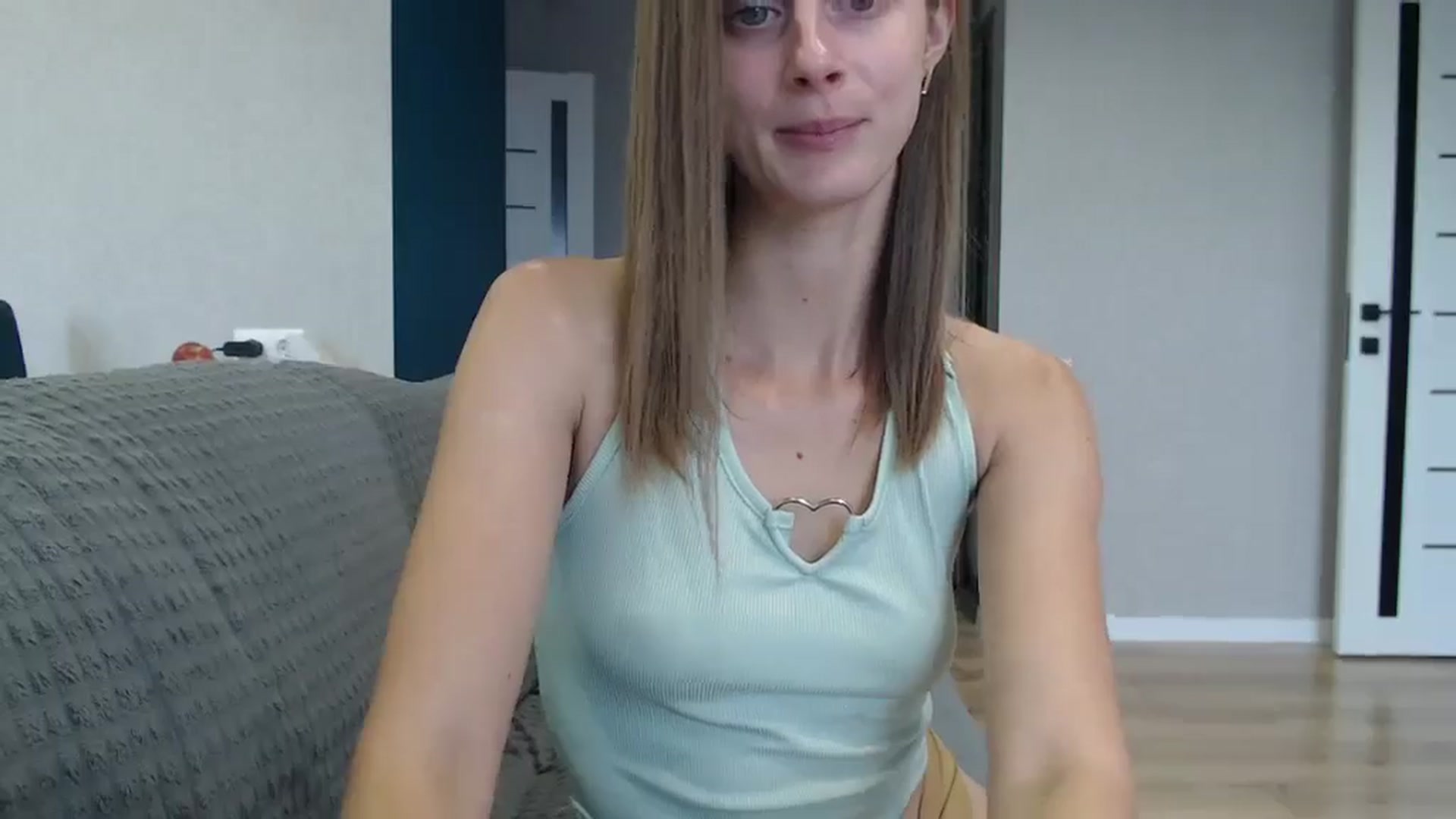 Gallery image thumbnail from favoriteyour's myfreecams stream on, 09/15/2025, 09:31 image 15 of 20