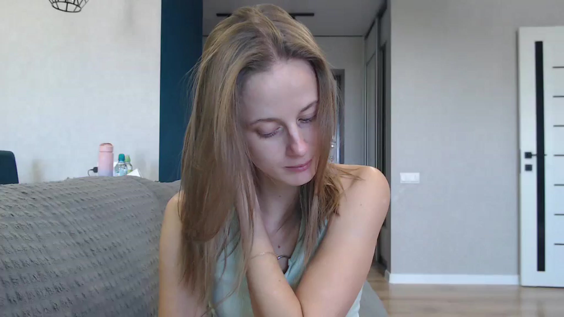 Gallery image thumbnail from favoriteyour's myfreecams stream on, 09/16/2025, 13:10 image 14 of 20