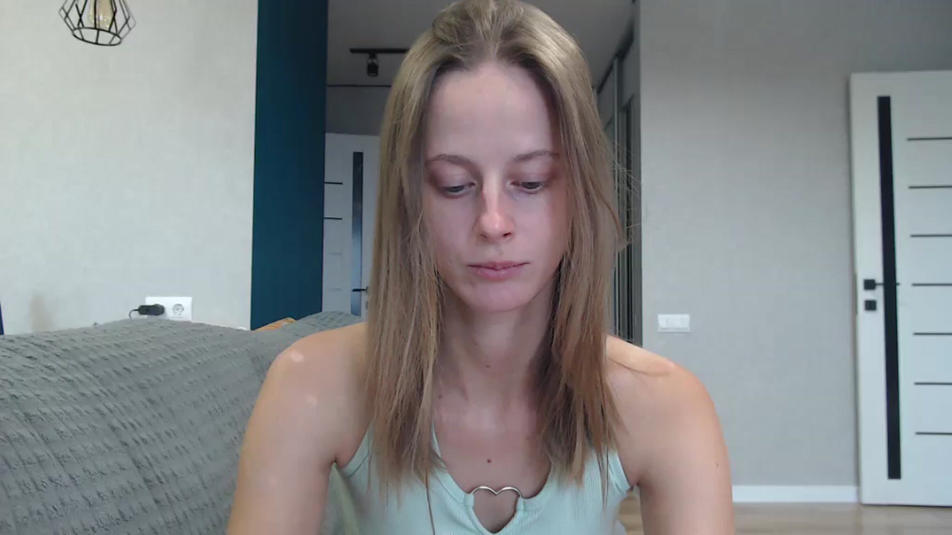 Gallery image thumbnail from favoriteyour's myfreecams stream on, 09/17/2025, 13:01 image 4 of 20
