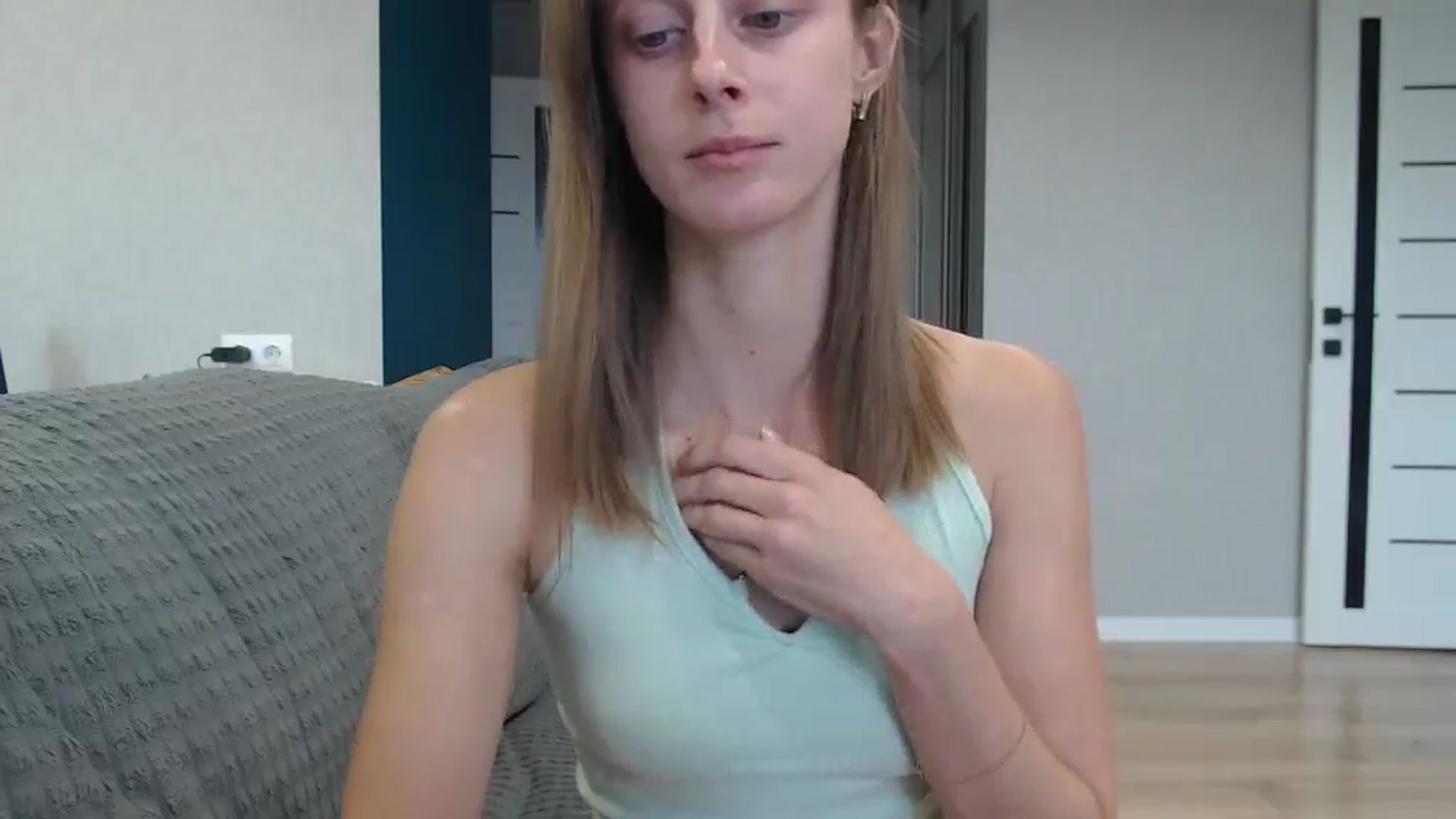 Gallery image thumbnail from favoriteyour's myfreecams stream on, 09/17/2025, 13:01 image 8 of 20