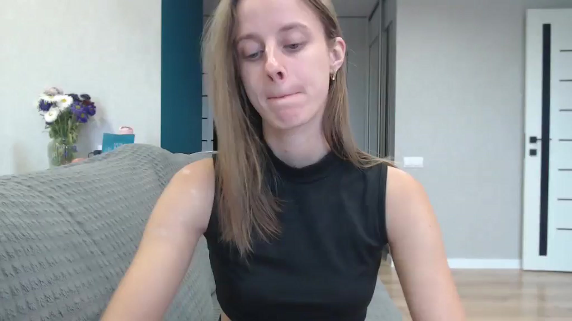 Gallery image thumbnail from favoriteyour's myfreecams stream on, 09/25/2025, 08:34 image 7 of 20