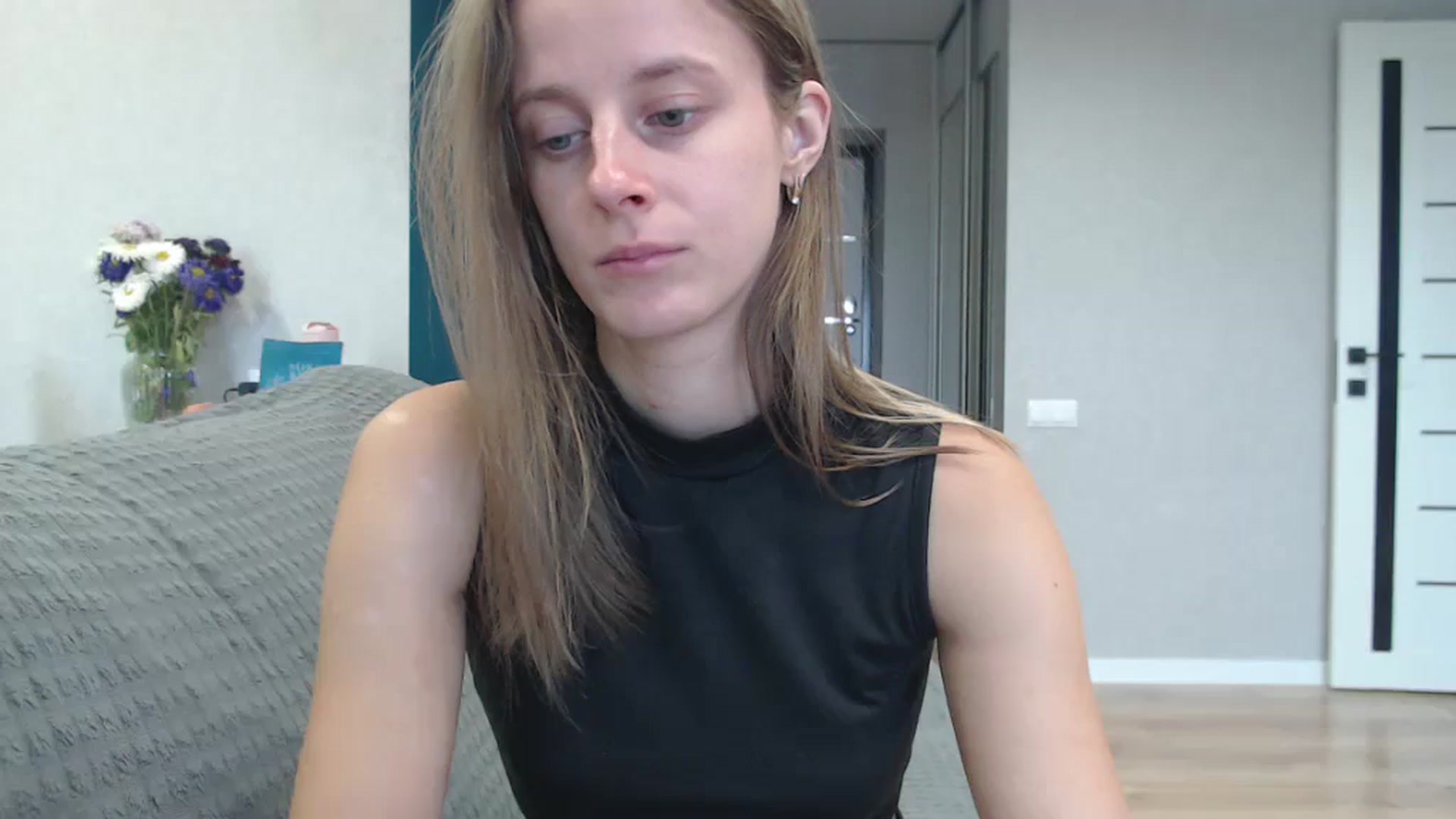 Gallery image thumbnail from favoriteyour's myfreecams stream on, 09/25/2025, 08:34 image 10 of 20