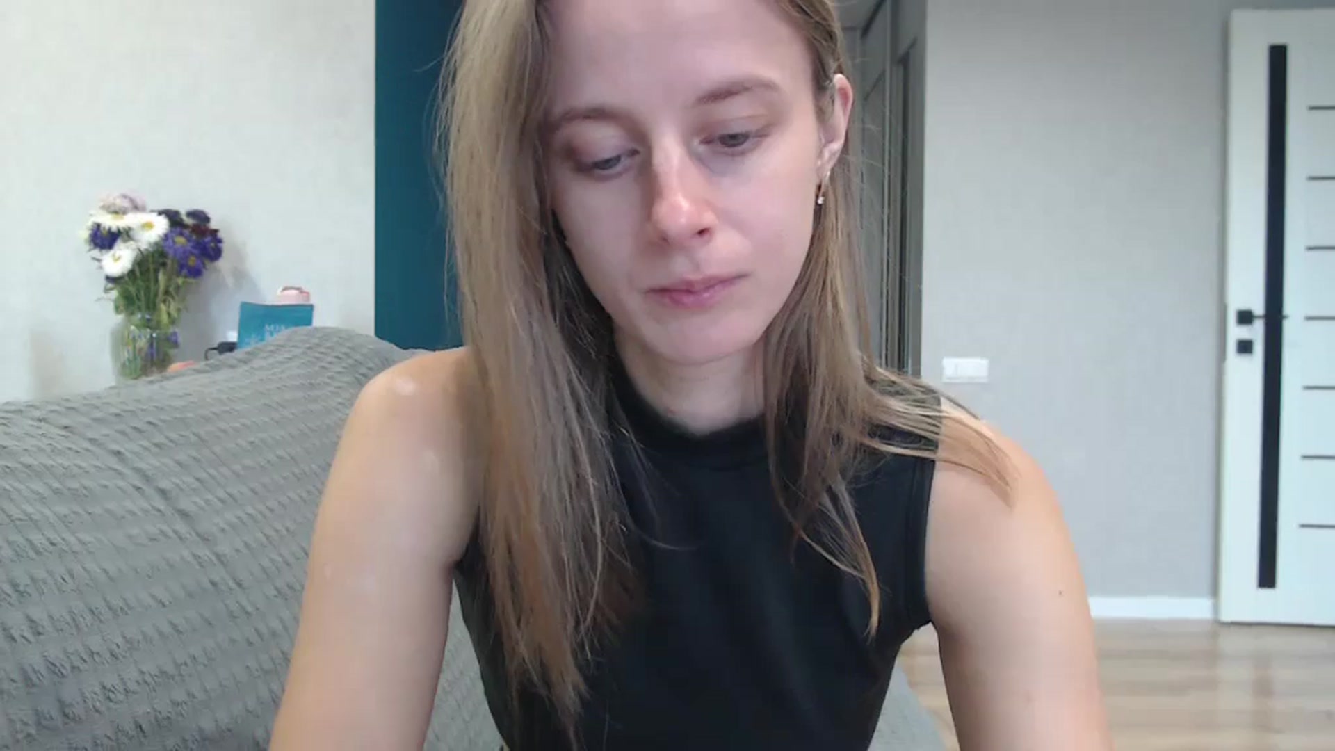 Gallery image thumbnail from favoriteyour's myfreecams stream on, 09/25/2025, 08:34 image 13 of 20