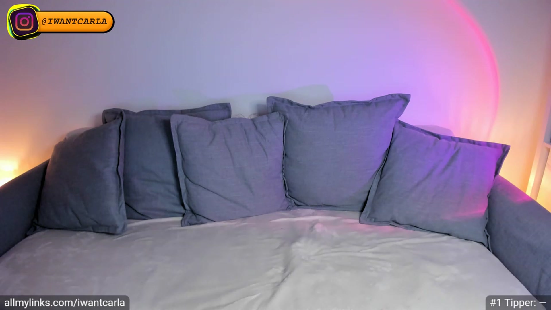 Gallery image thumbnail from fcknunicorn's myfreecams stream on, 12/16/2022, 19:09 image 20 of 20