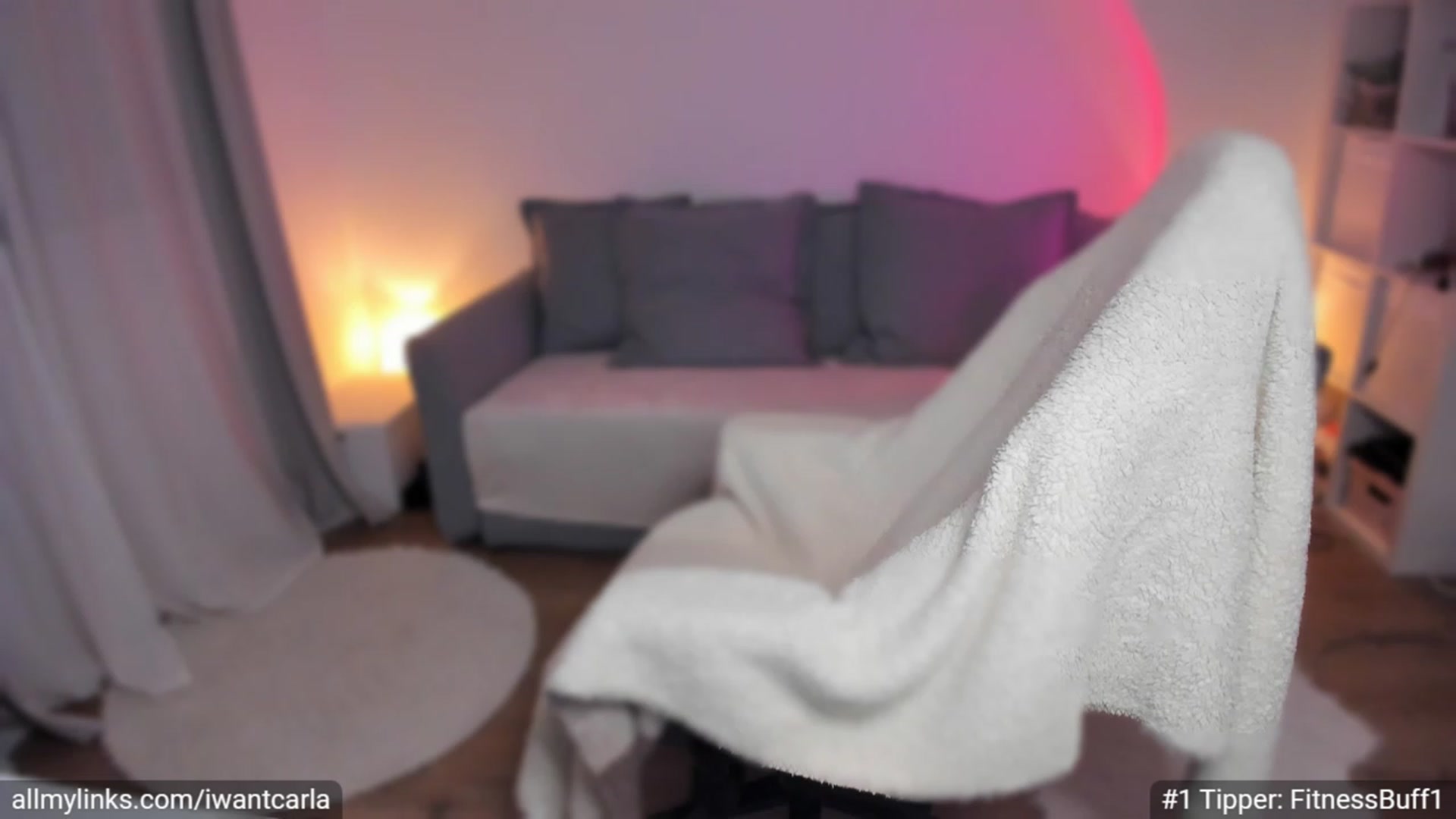 Gallery image thumbnail from fcknunicorn's myfreecams stream on, 01/22/2023, 20:48 image 8 of 20