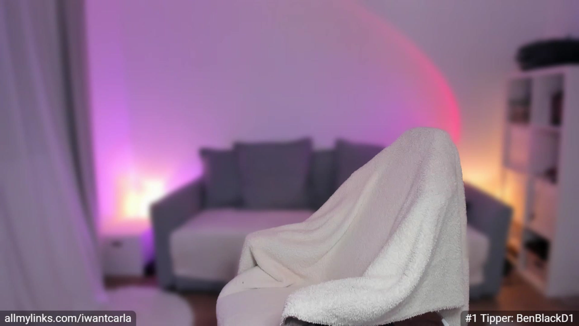 Gallery image thumbnail from fcknunicorn's myfreecams stream on, 01/27/2023, 19:18 image 12 of 20