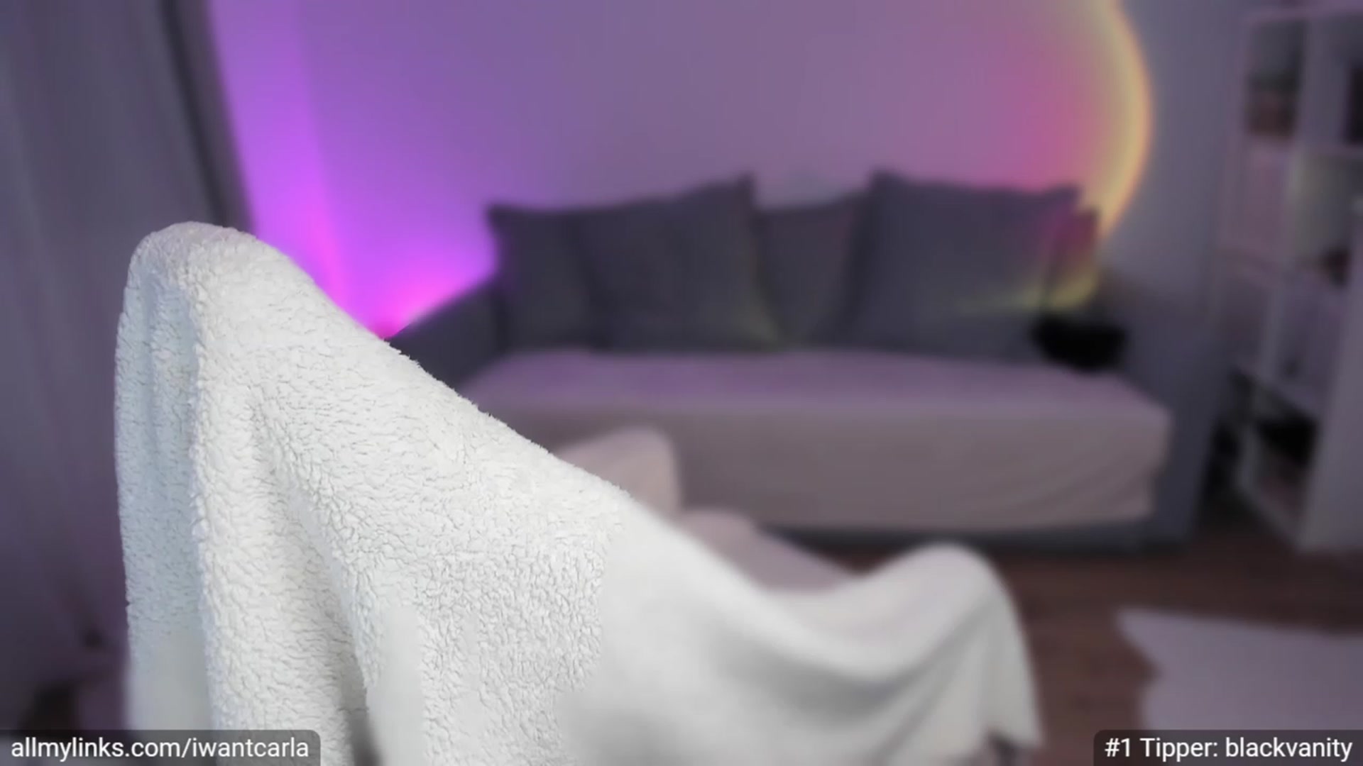 Gallery image thumbnail from fcknunicorn's myfreecams stream on, 01/31/2023, 19:23 image 8 of 20