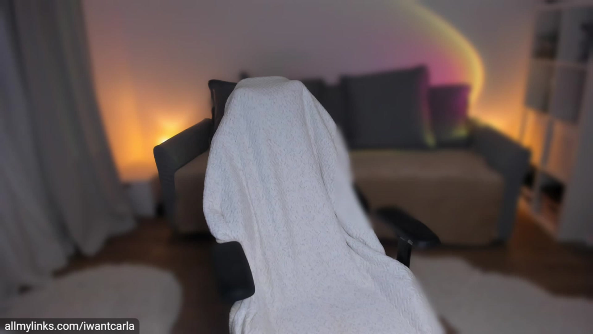 Gallery image thumbnail from fcknunicorn's myfreecams stream on, 04/12/2023, 20:55 image 14 of 20