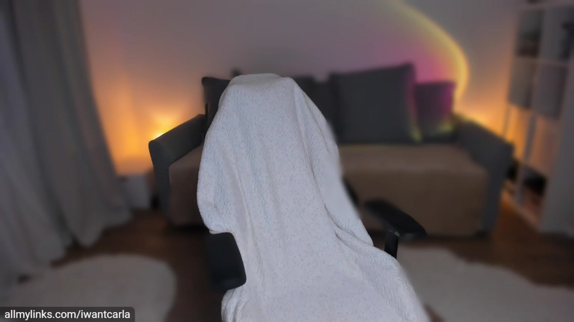 Gallery image thumbnail from fcknunicorn's myfreecams stream on, 04/12/2023, 20:55 image 13 of 20