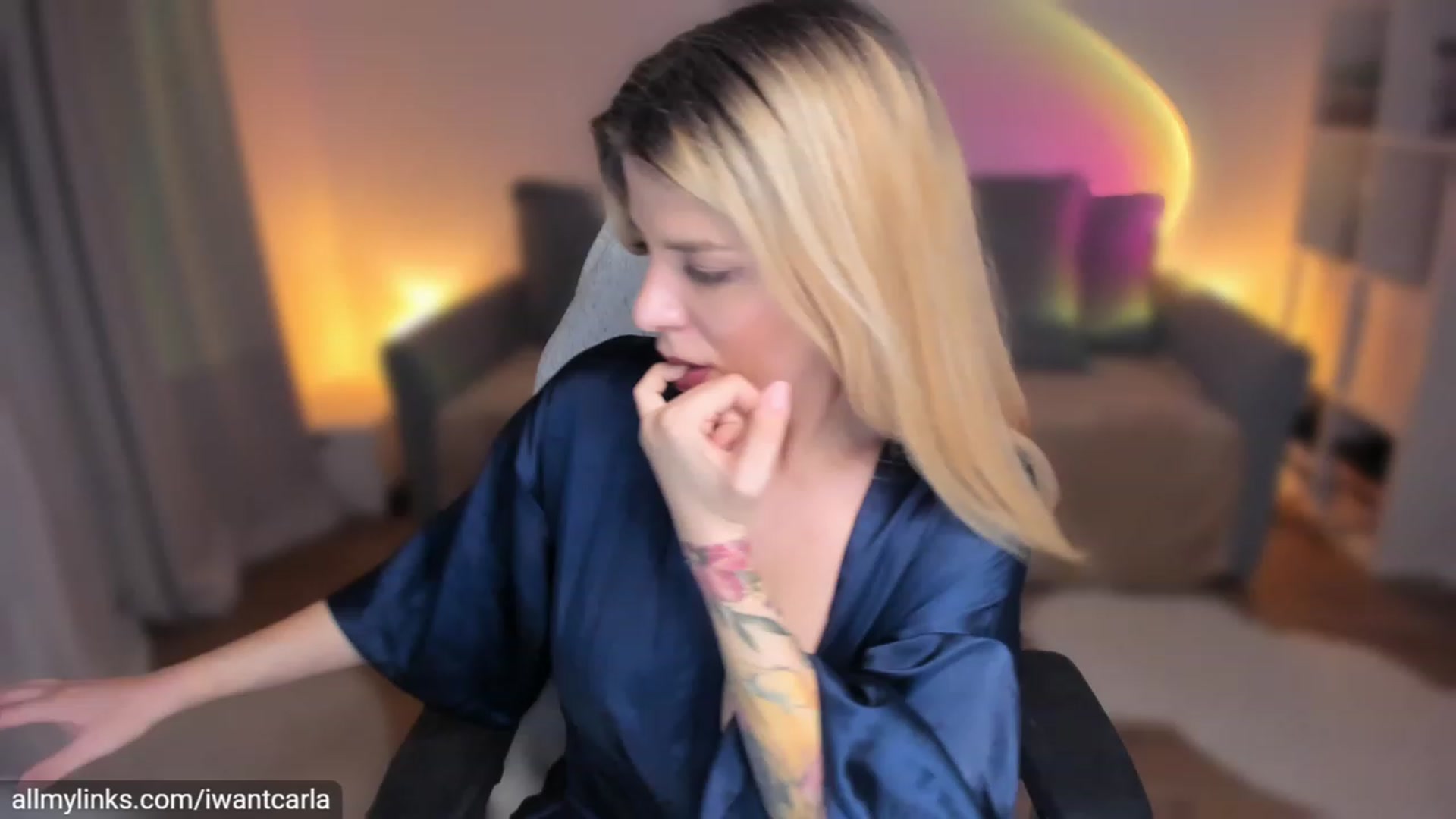 Gallery image thumbnail from fcknunicorn's myfreecams stream on, 04/13/2023, 20:48 image 9 of 20