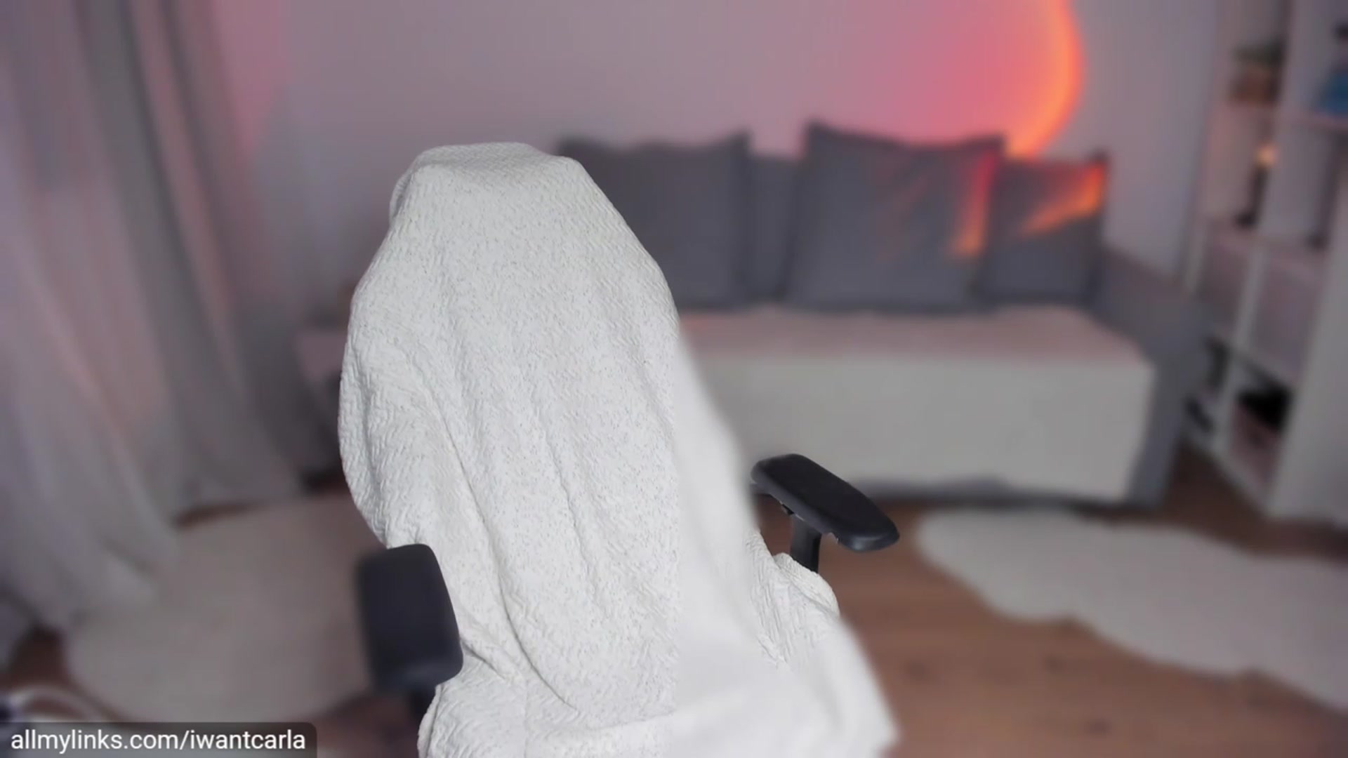 Gallery image thumbnail from fcknunicorn's myfreecams stream on, 04/26/2023, 20:02 image 18 of 20