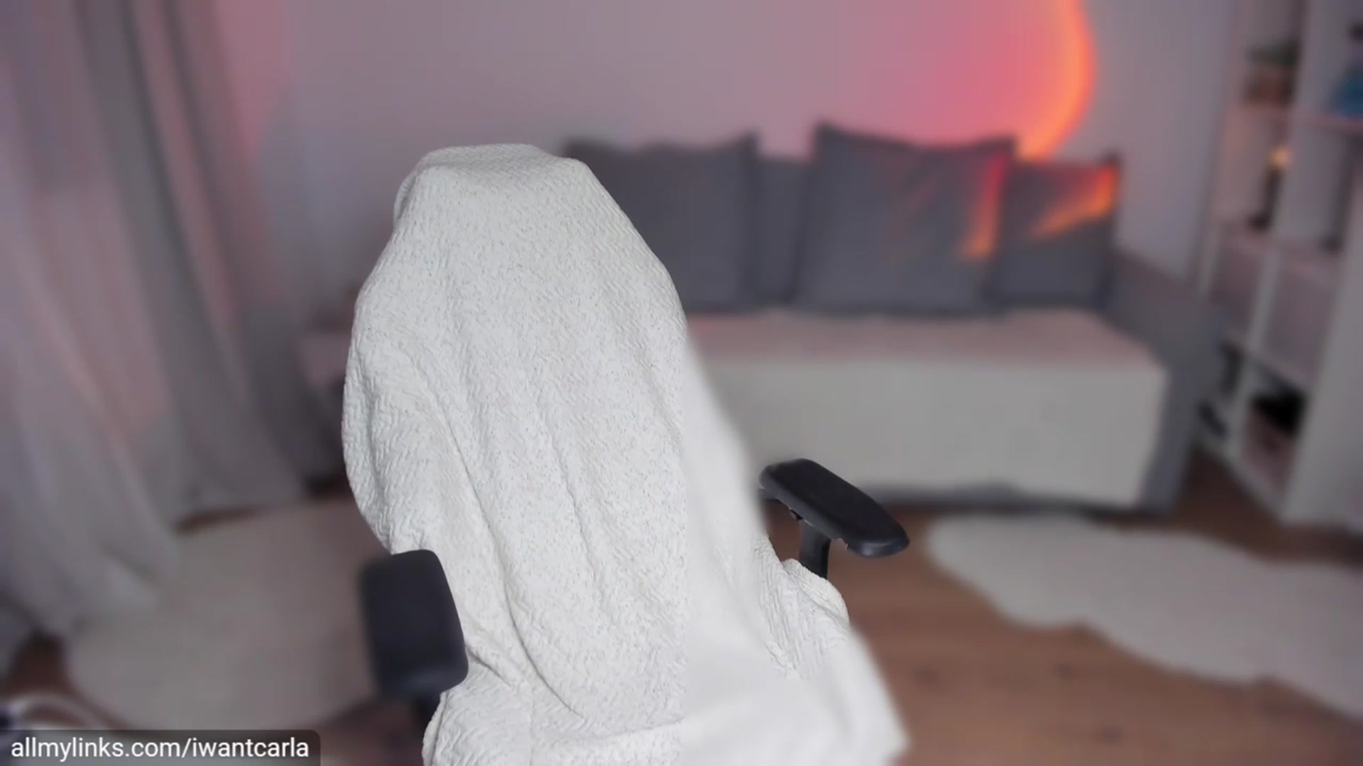 Gallery image thumbnail from fcknunicorn's myfreecams stream on, 04/26/2023, 20:02 image 17 of 20