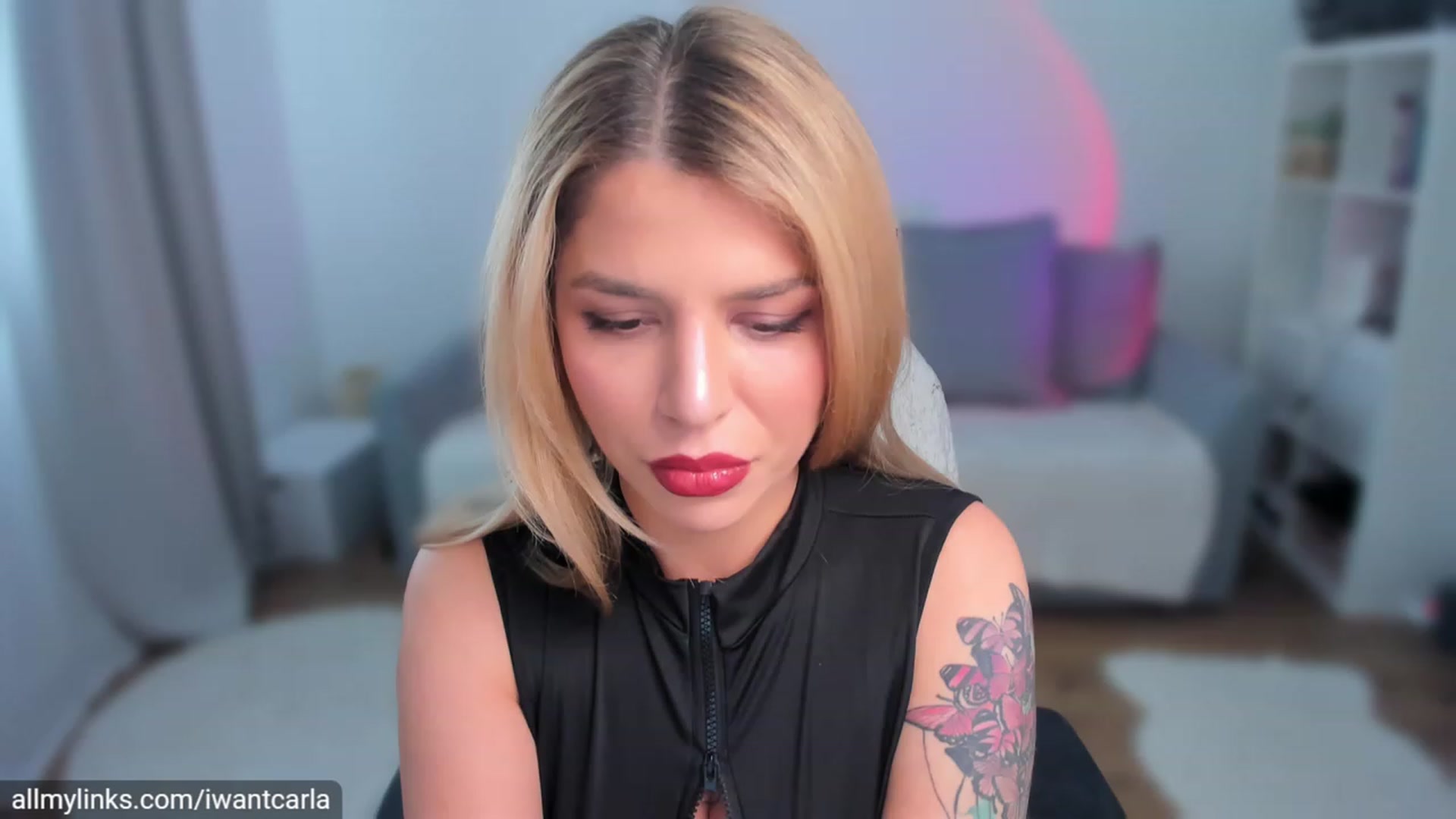 Gallery image thumbnail from fcknunicorn's myfreecams stream on, 05/14/2023, 15:56 image 1 of 20