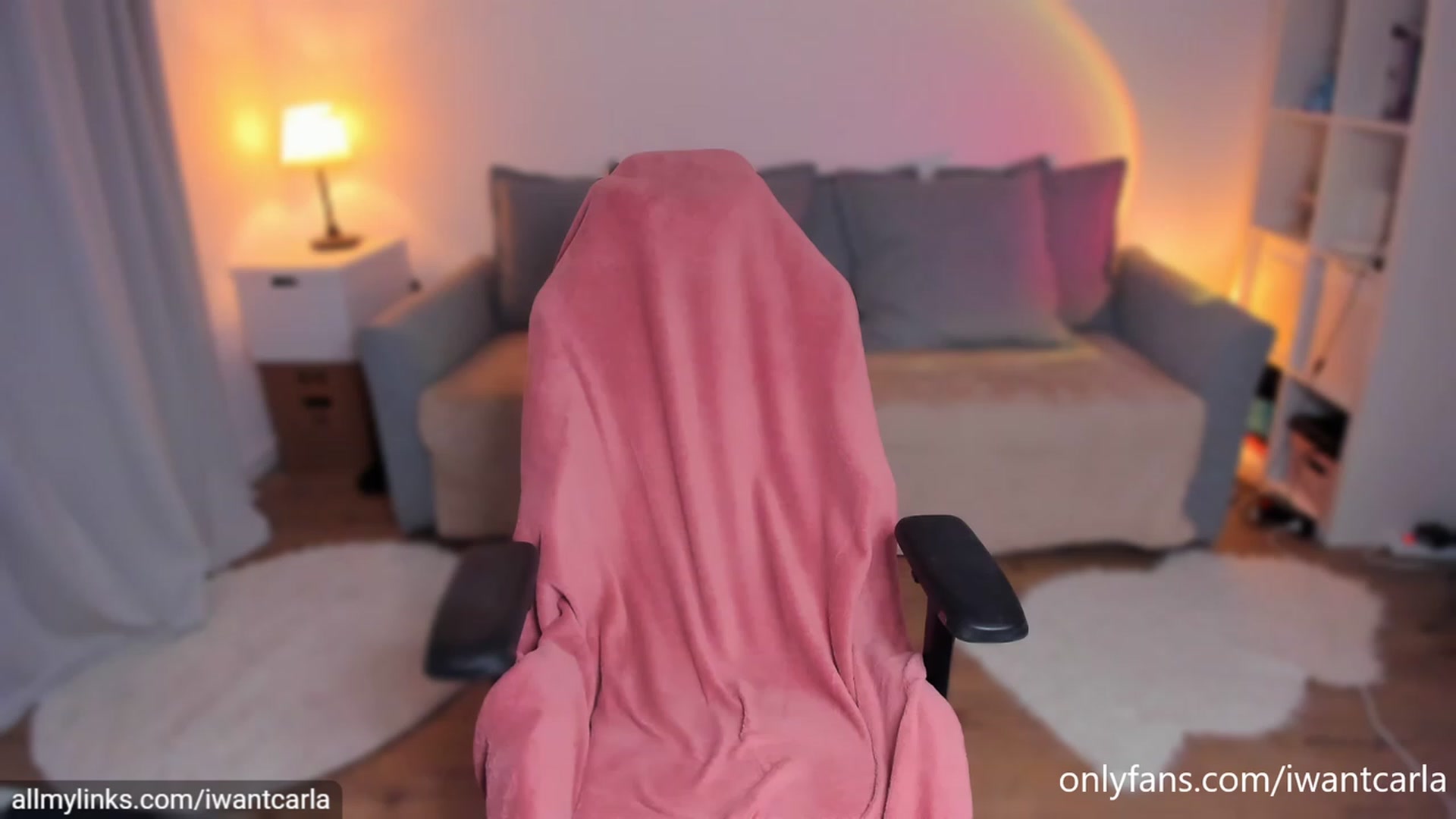 Gallery image thumbnail from fcknunicorn's myfreecams stream on, 07/03/2023, 18:13 image 18 of 20
