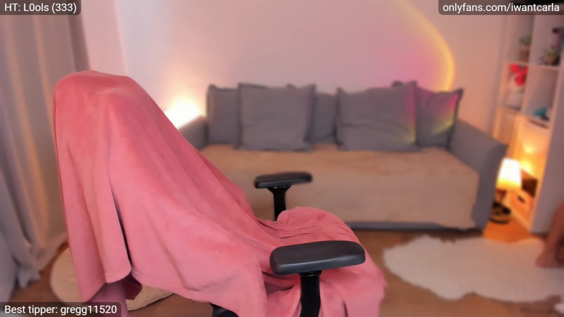 Gallery image thumbnail from fcknunicorn's myfreecams stream on, 08/27/2023, 14:33 image 9 of 20
