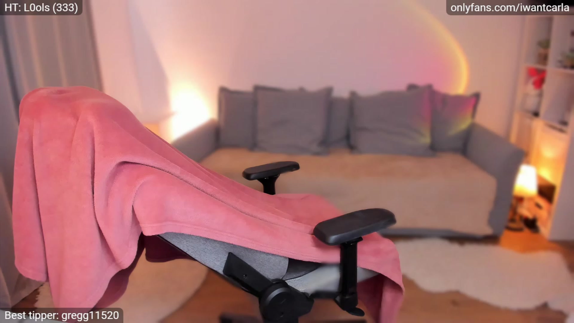 Gallery image thumbnail from fcknunicorn's myfreecams stream on, 08/30/2023, 16:15 image 14 of 20