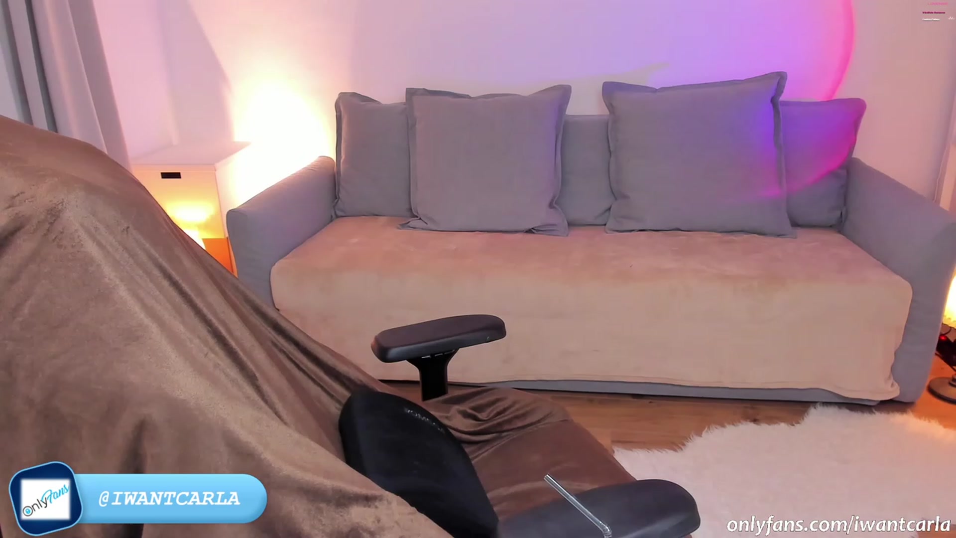 Gallery image thumbnail from fcknunicorn's myfreecams stream on, 09/10/2023, 19:20 image 13 of 20