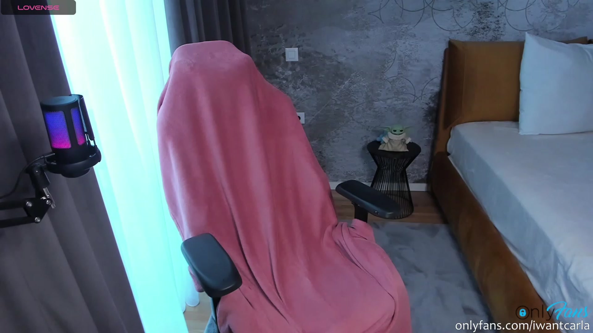 Gallery image thumbnail from fcknunicorn's myfreecams stream on, 10/16/2023, 15:19 image 4 of 20