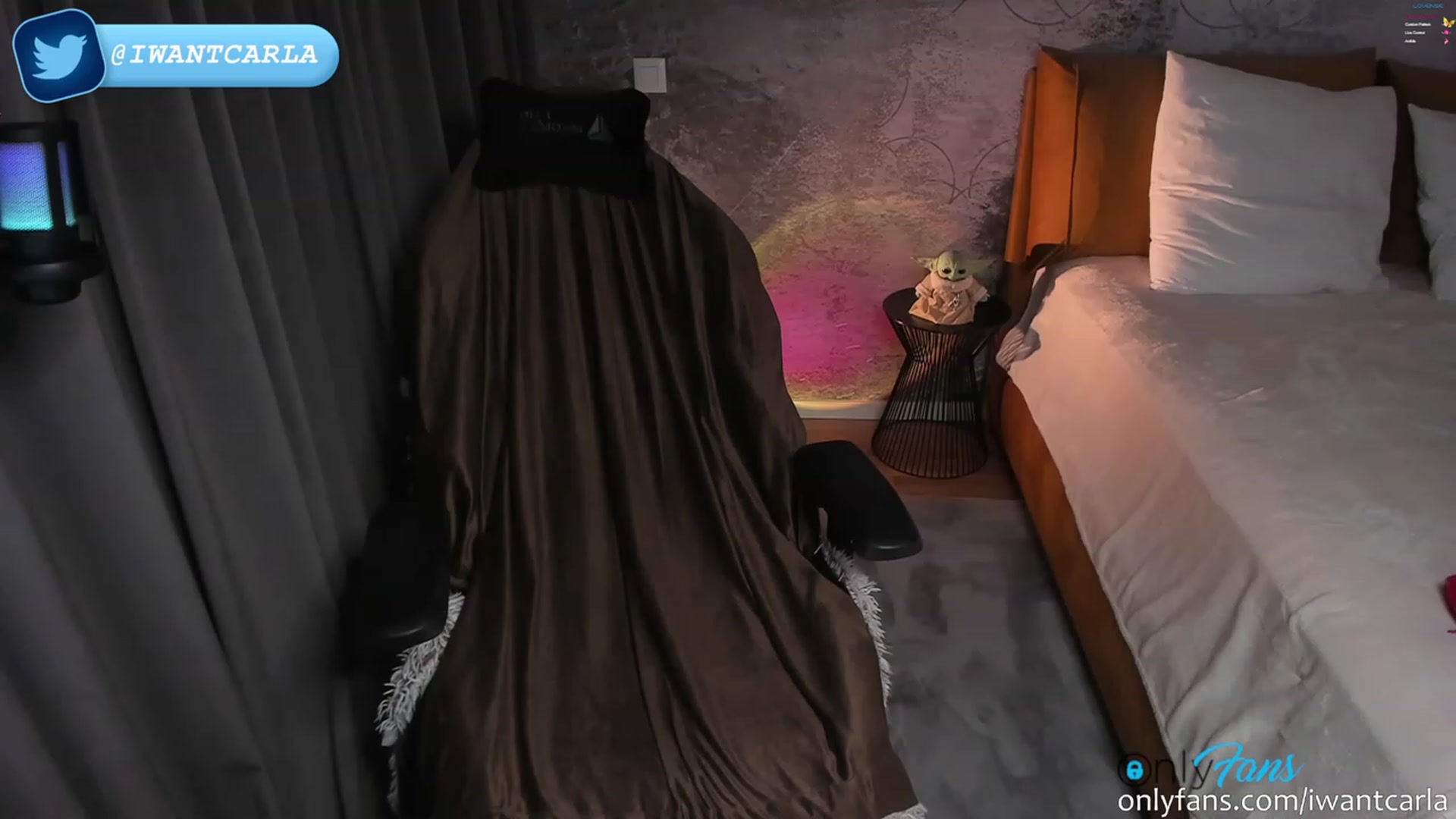 Gallery image thumbnail from fcknunicorn's myfreecams stream on, 11/08/2023, 16:37 image 18 of 20