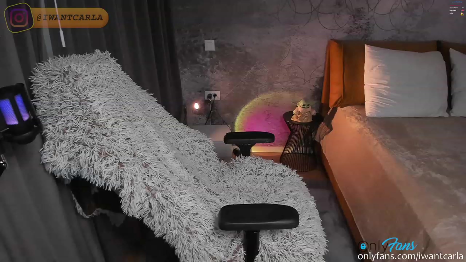 Gallery image thumbnail from fcknunicorn's myfreecams stream on, 11/11/2023, 18:28 image 8 of 20