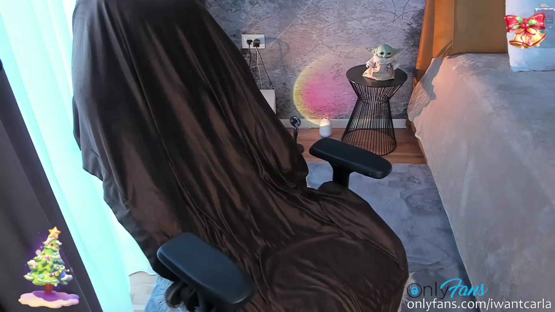 Gallery image thumbnail from fcknunicorn's myfreecams stream on, 12/14/2023, 12:43 image 14 of 20