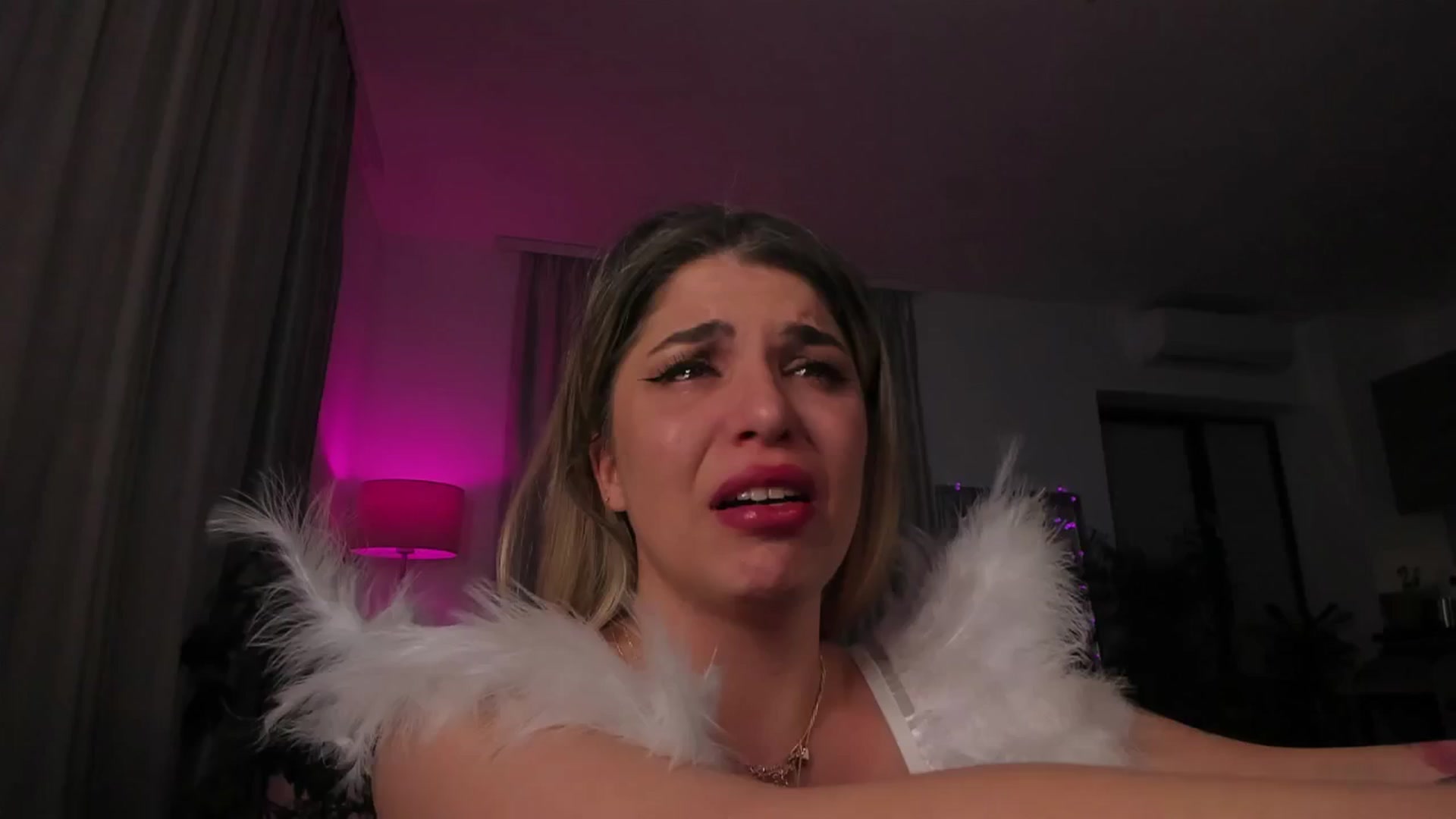 Gallery image thumbnail from fcknunicorn's myfreecams stream on, 04/25/2025, 22:29 image 6 of 20