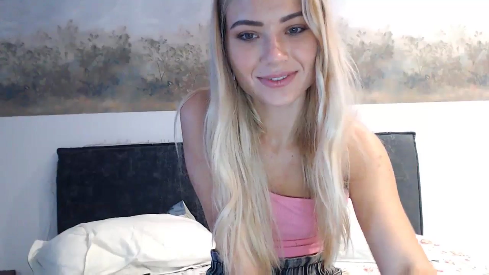 Gallery image thumbnail from fiancee's myfreecams stream on, 03/18/2024, 04:20 image 3 of 20