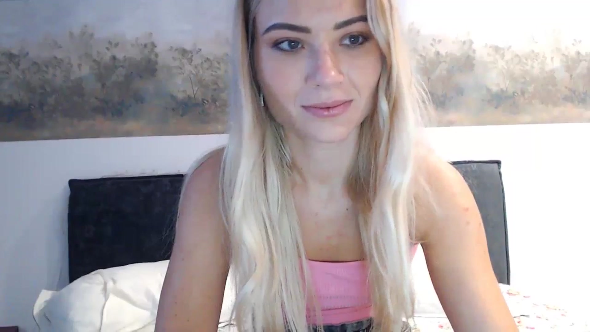 Gallery image thumbnail from fiancee's myfreecams stream on, 03/18/2024, 04:20 image 2 of 20