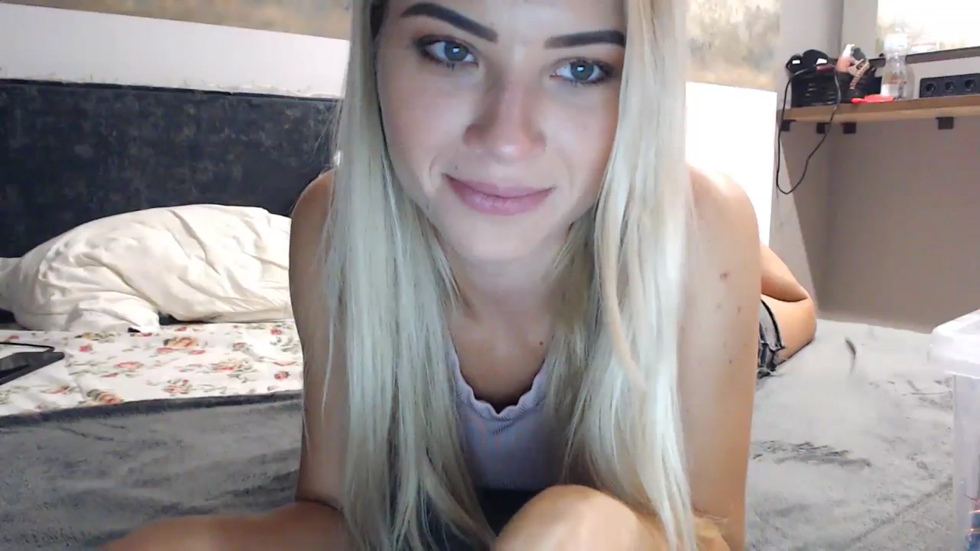 Gallery image thumbnail from fiancee's myfreecams stream on, 03/19/2024, 24:39 image 9 of 20