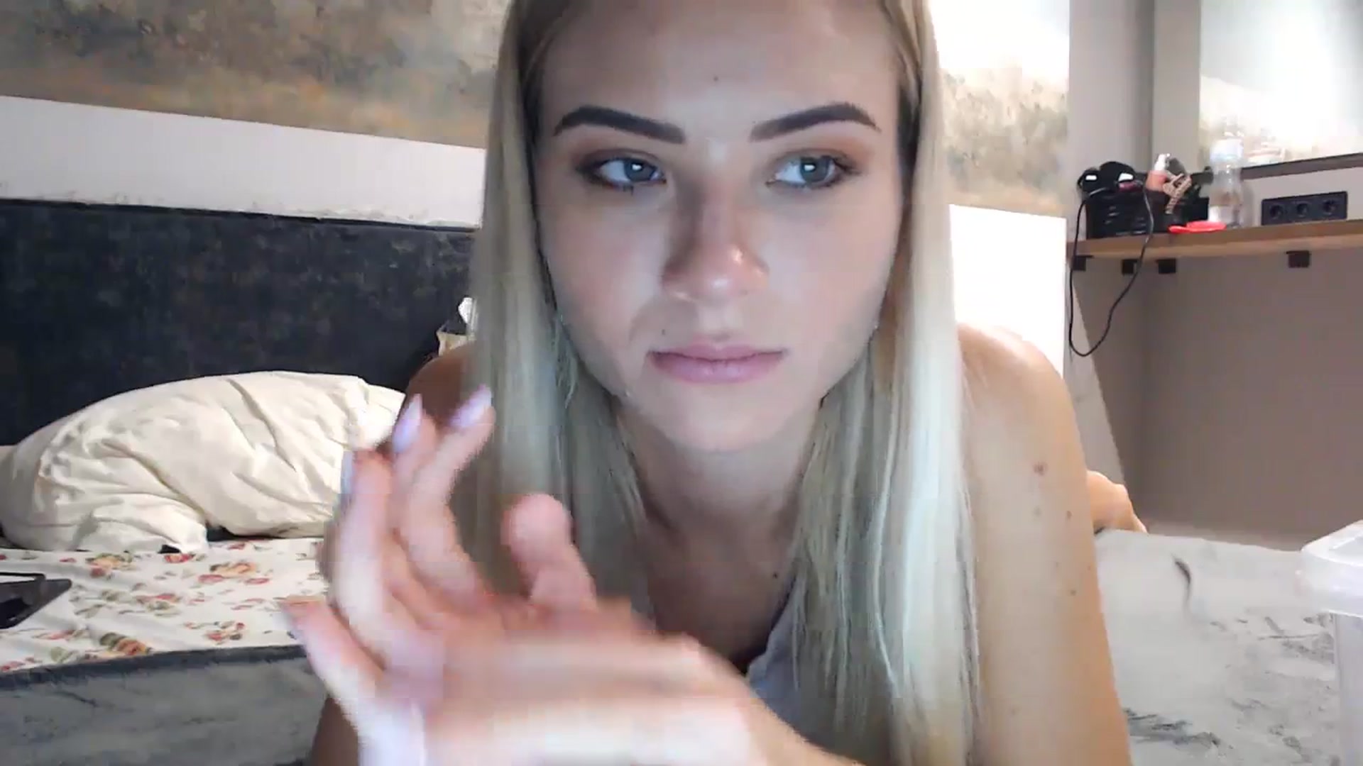 Gallery image thumbnail from fiancee's myfreecams stream on, 03/19/2024, 24:39 image 16 of 20