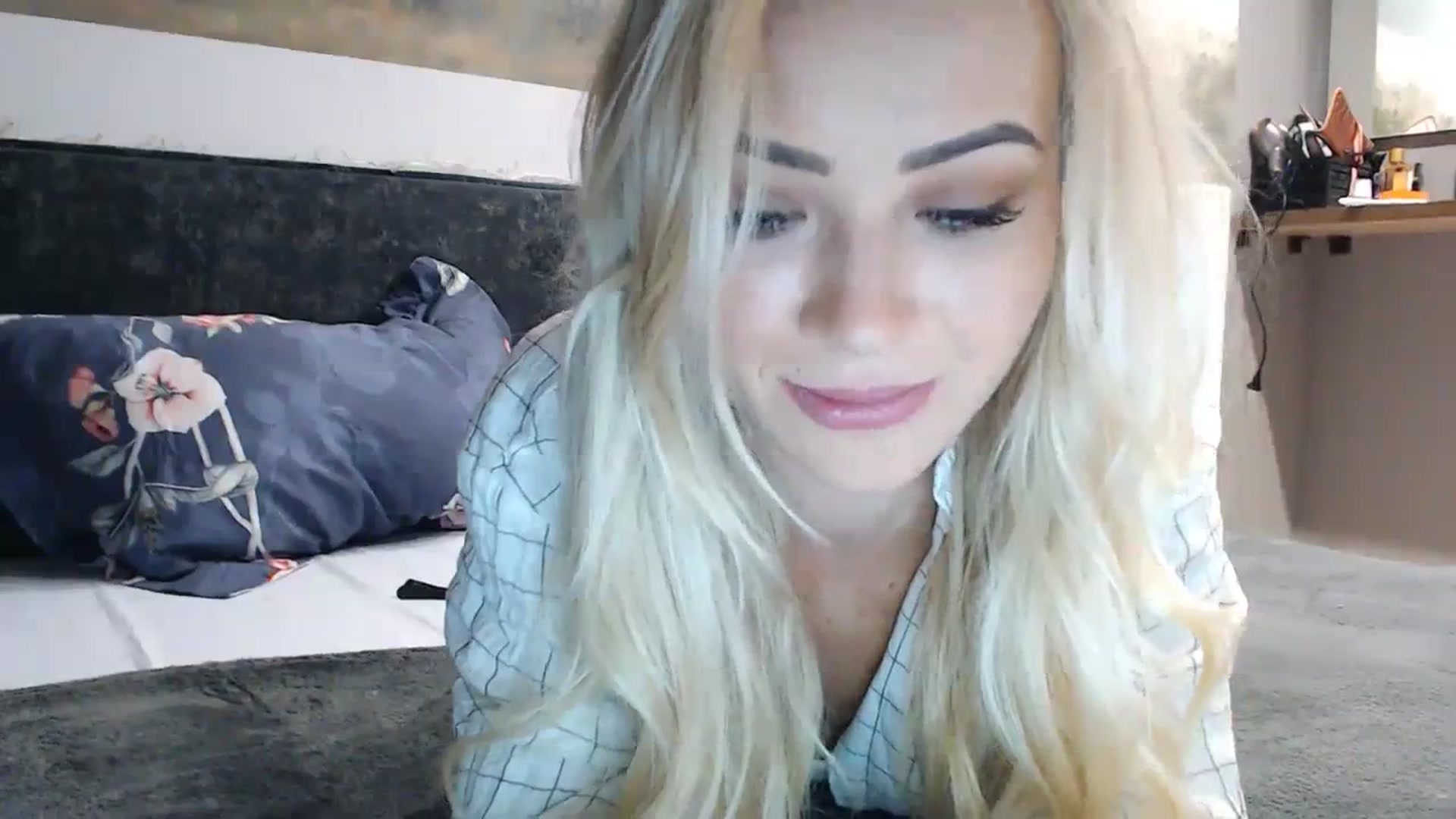Gallery image thumbnail from fiancee's myfreecams stream on, 04/07/2024, 02:34 image 16 of 20