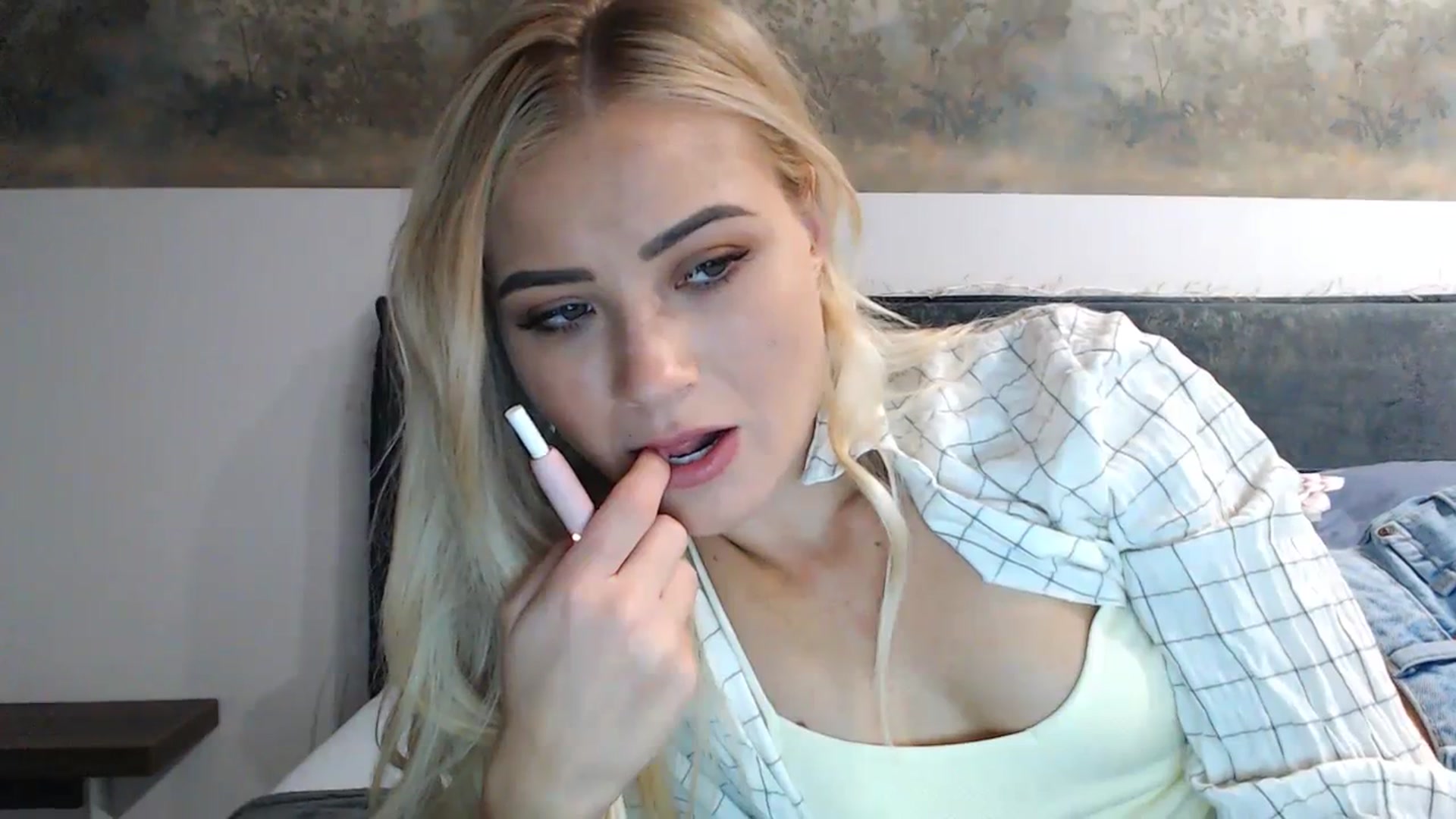Gallery image thumbnail from fiancee's myfreecams stream on, 04/07/2024, 02:34 image 7 of 20