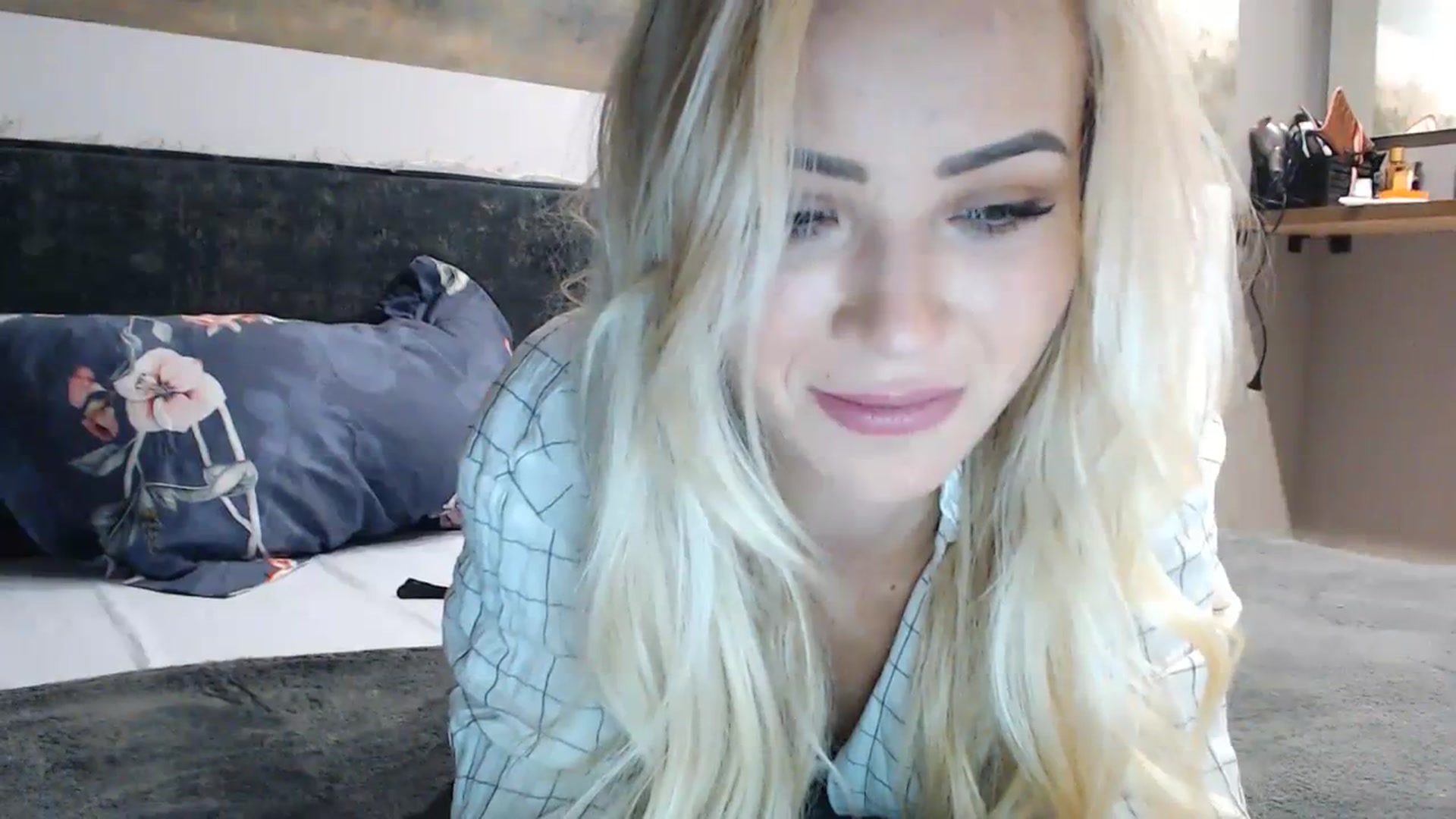 Gallery image thumbnail from fiancee's myfreecams stream on, 04/07/2024, 02:34 image 17 of 20