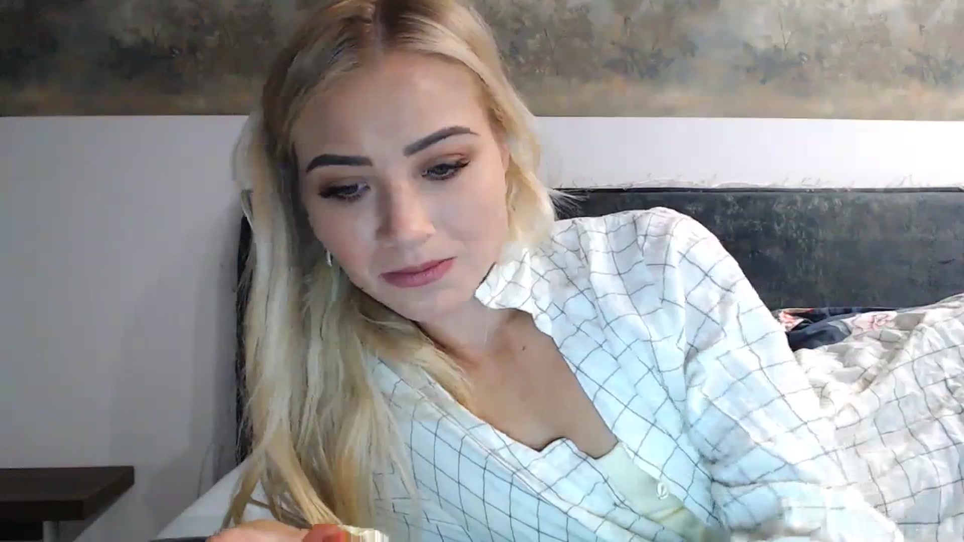 Gallery image thumbnail from fiancee's myfreecams stream on, 04/07/2024, 02:34 image 2 of 20