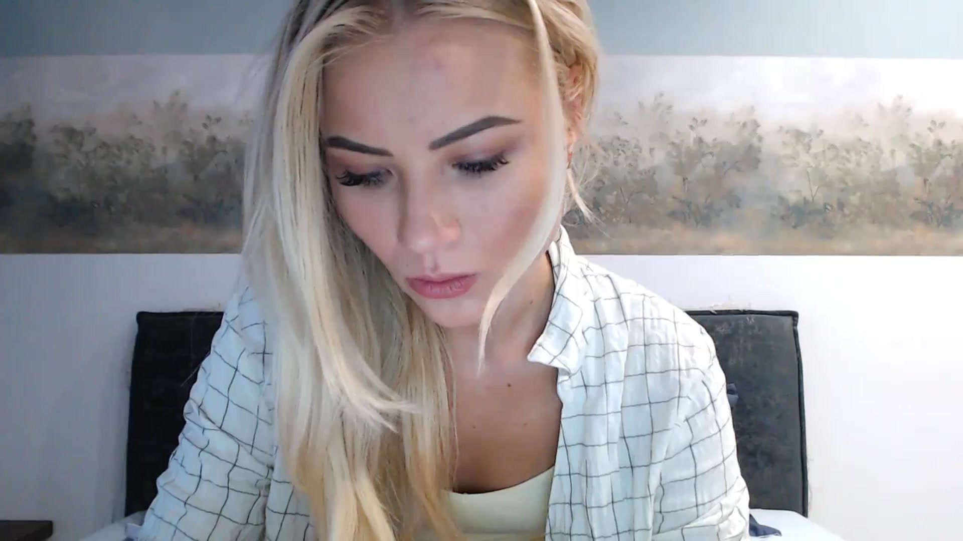 Gallery image thumbnail from fiancee's myfreecams stream on, 04/10/2024, 03:16 image 10 of 20