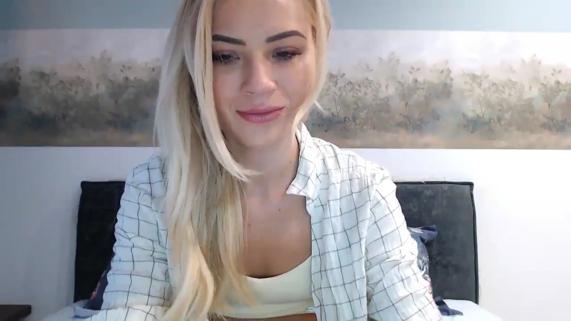 Gallery image thumbnail from fiancee's myfreecams stream on, 04/10/2024, 03:16 image 12 of 20