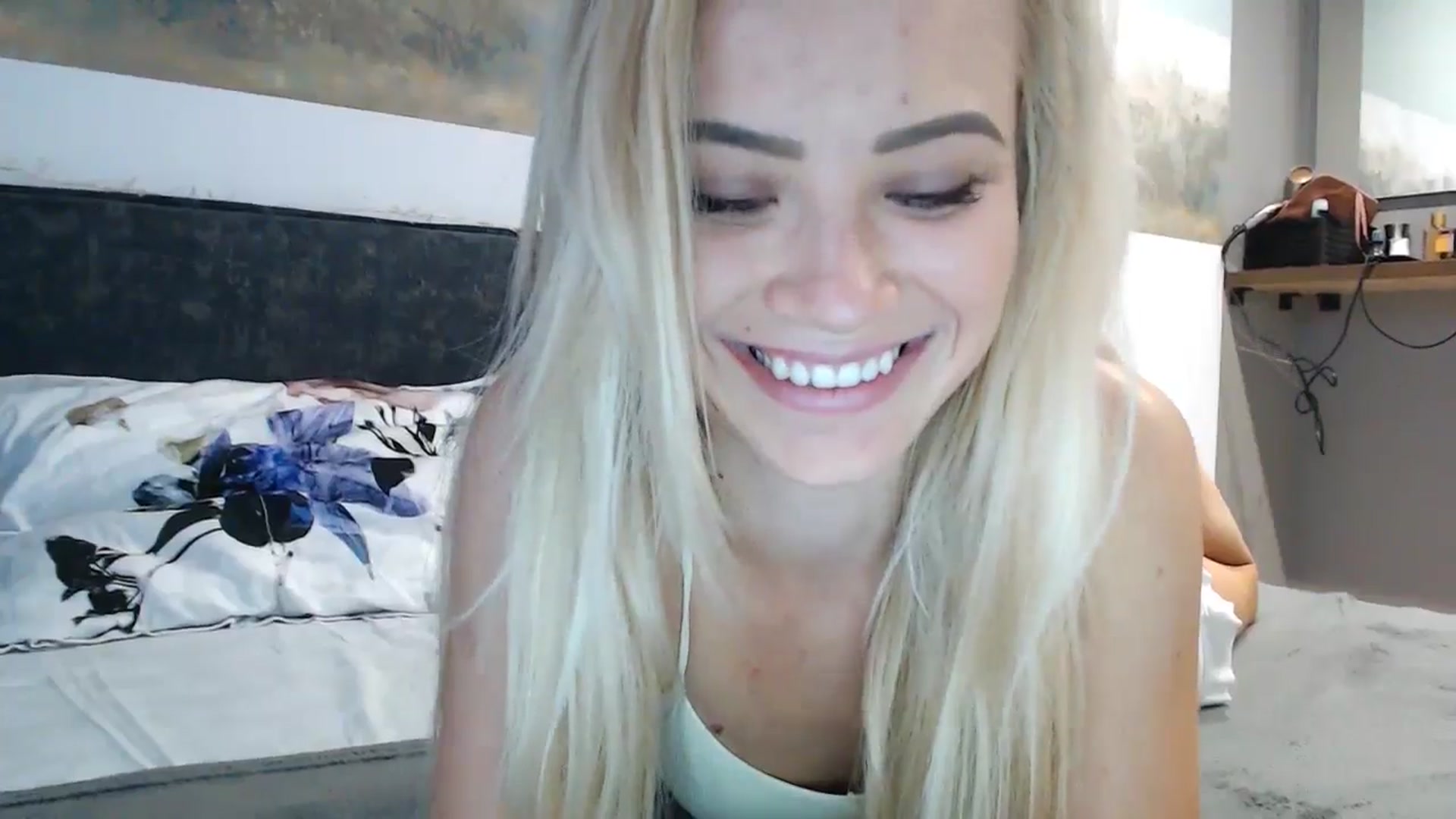 Gallery image thumbnail from fiancee's myfreecams stream on, 04/21/2024, 03:48 image 15 of 20