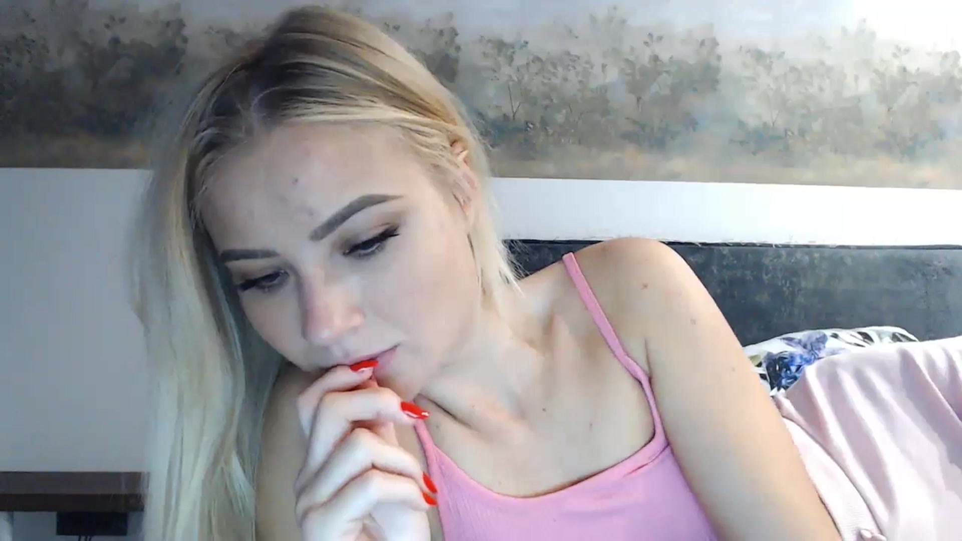 Gallery image thumbnail from fiancee's myfreecams stream on, 04/25/2024, 02:34 image 18 of 20