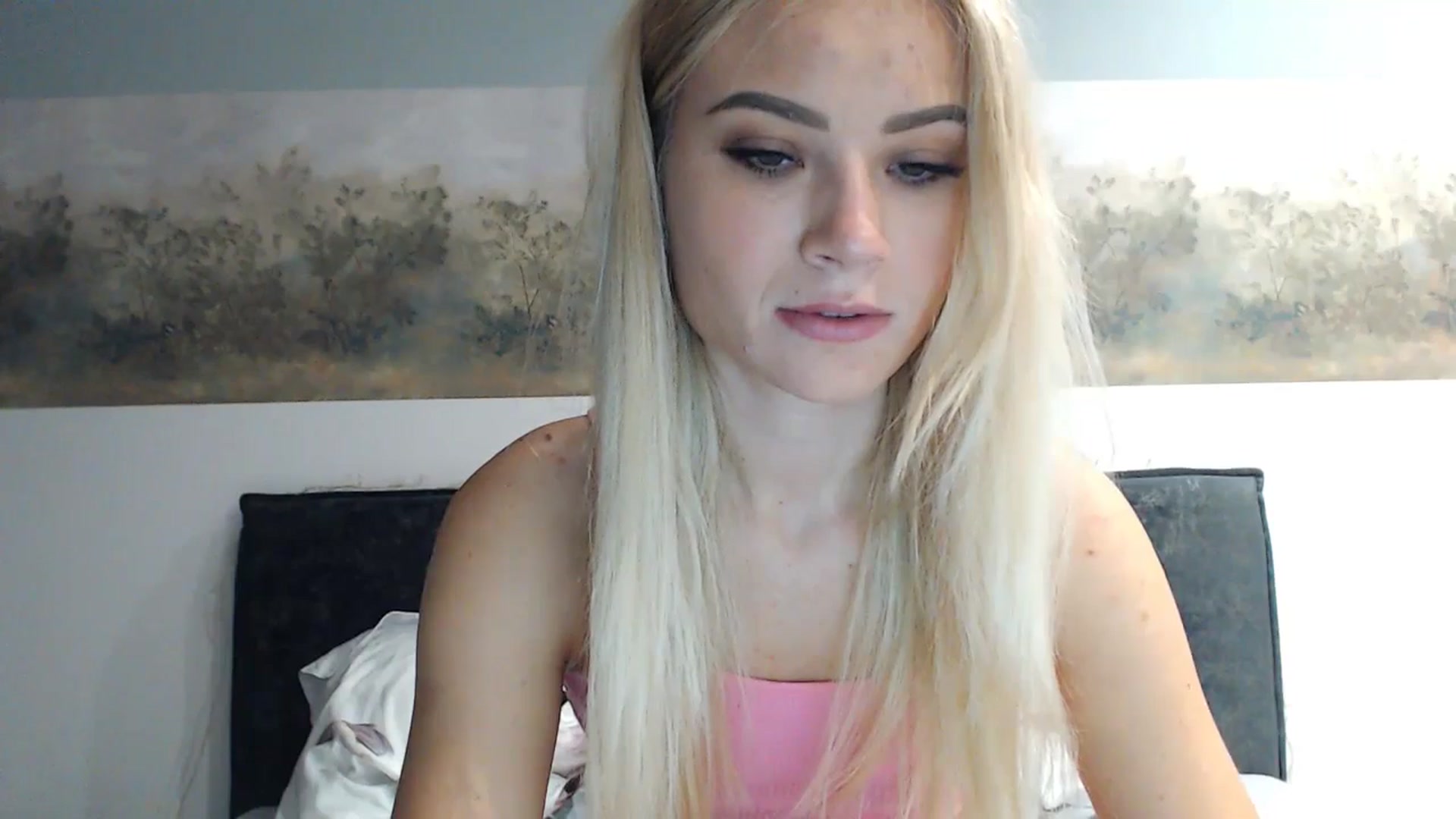 Gallery image thumbnail from fiancee's myfreecams stream on, 04/25/2024, 02:34 image 2 of 20