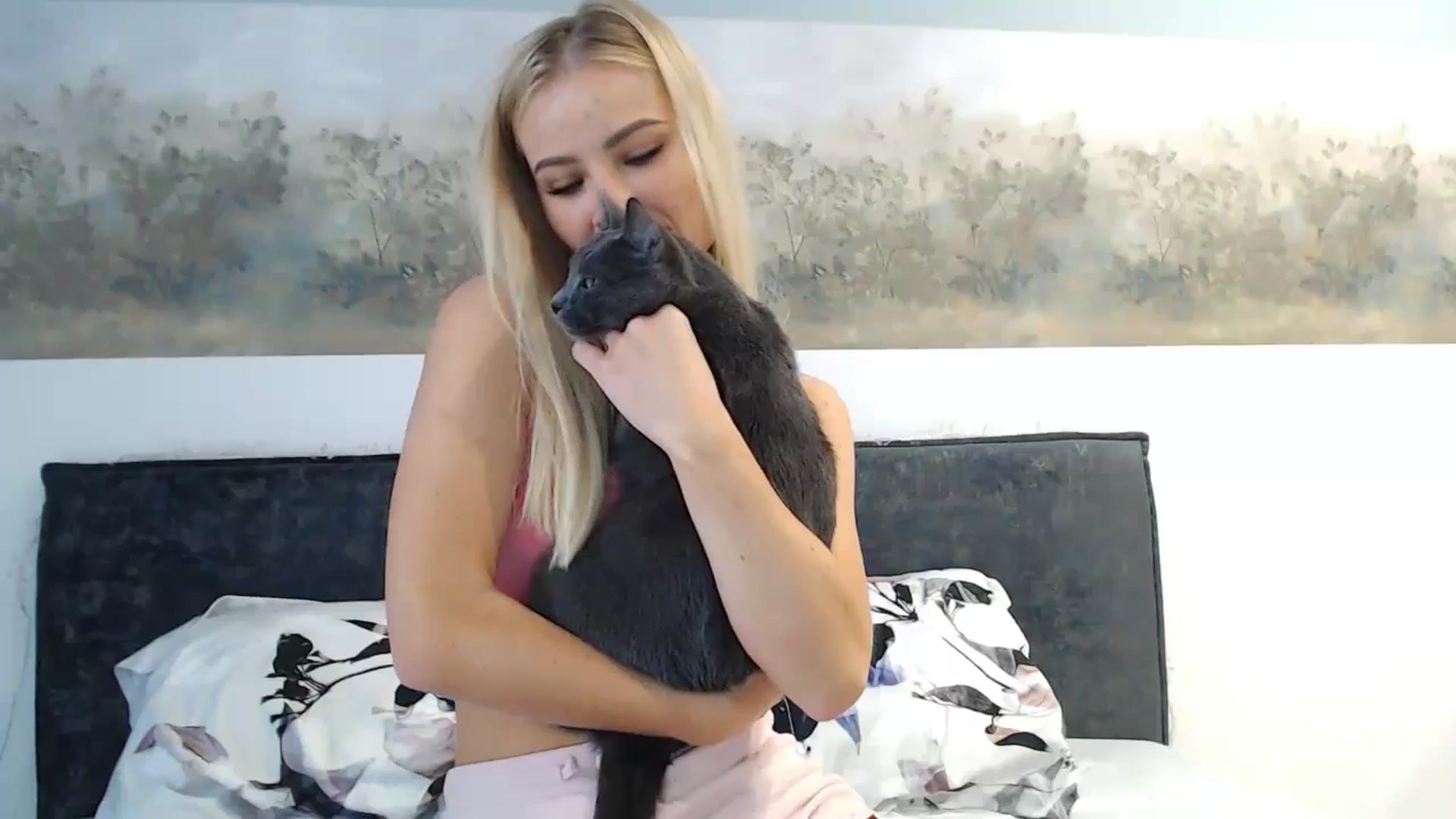 Gallery image thumbnail from fiancee's myfreecams stream on, 04/25/2024, 03:33 image 11 of 20