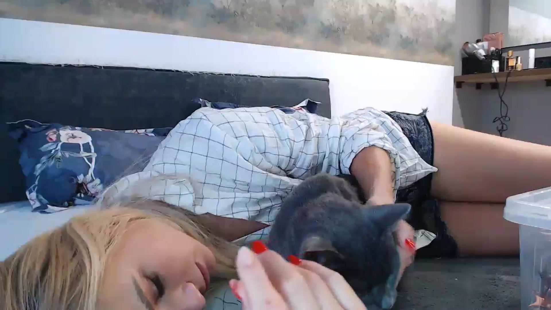 Gallery image thumbnail from fiancee's myfreecams stream on, 05/05/2024, 02:50 image 10 of 20