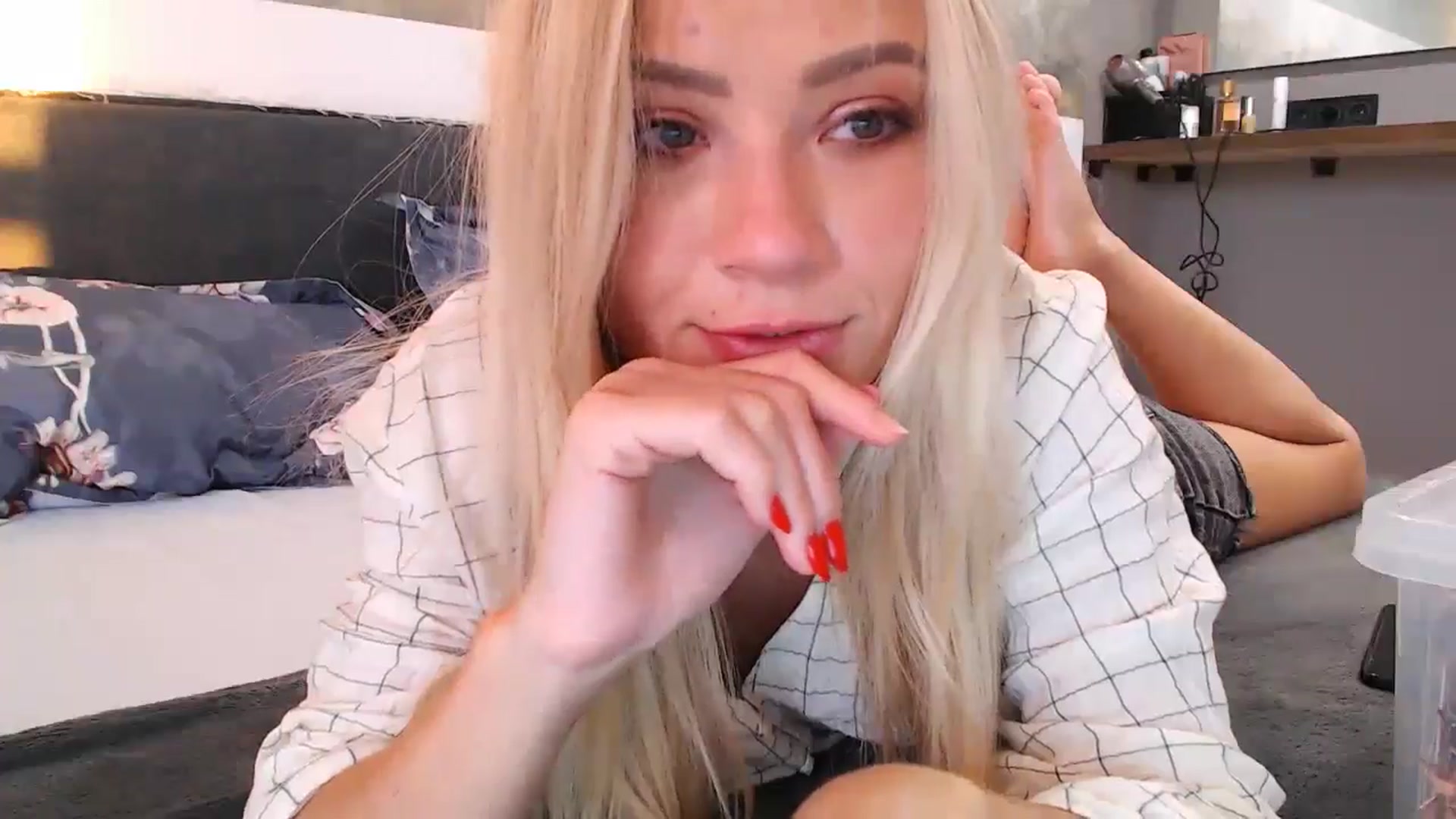 Gallery image thumbnail from fiancee's myfreecams stream on, 05/05/2024, 02:50 image 13 of 20
