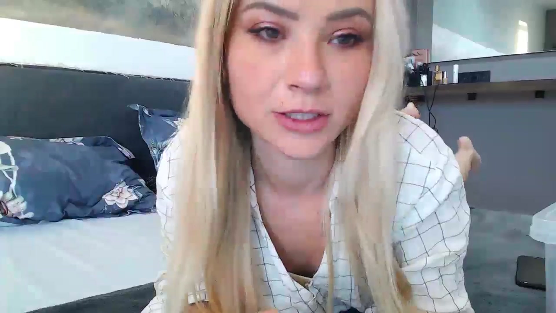 Gallery image thumbnail from fiancee's myfreecams stream on, 05/05/2024, 02:50 image 17 of 20