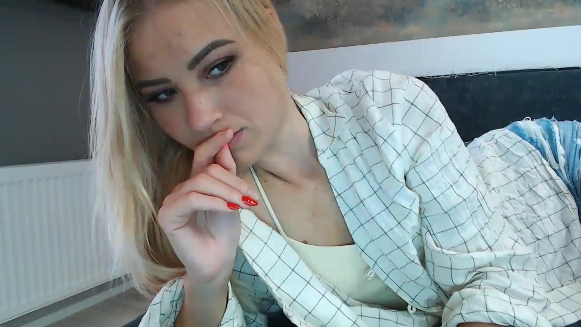 Gallery image thumbnail from fiancee's myfreecams stream on, 05/06/2024, 02:31 image 16 of 20